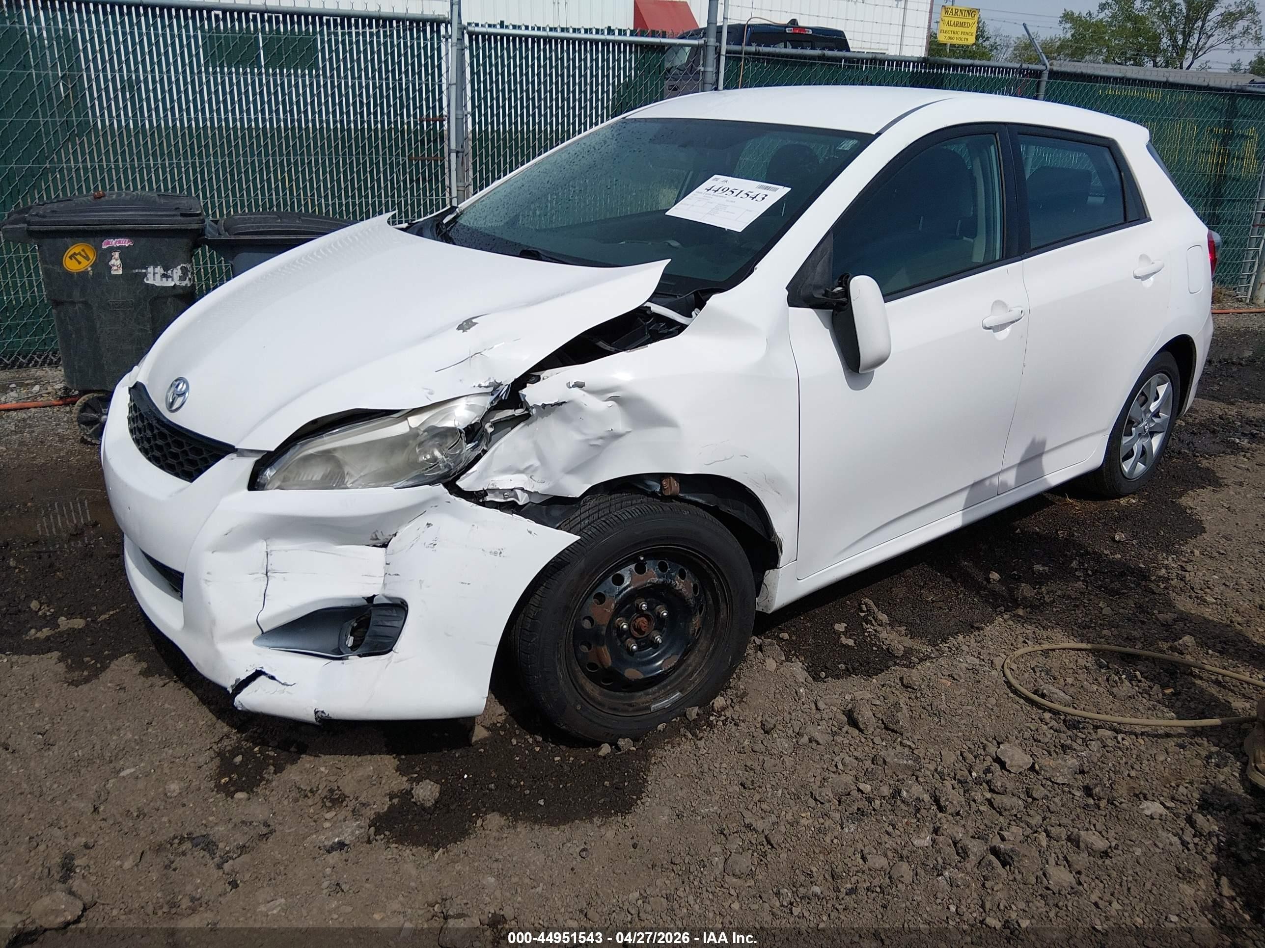 2013 Toyota Matrix S White vin: 2T1LE4EE2DC023012