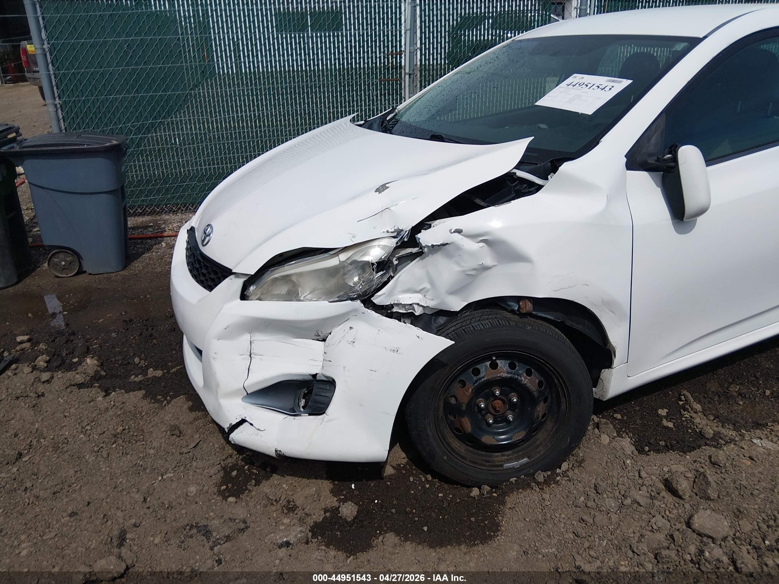 2013 Toyota Matrix S White vin: 2T1LE4EE2DC023012