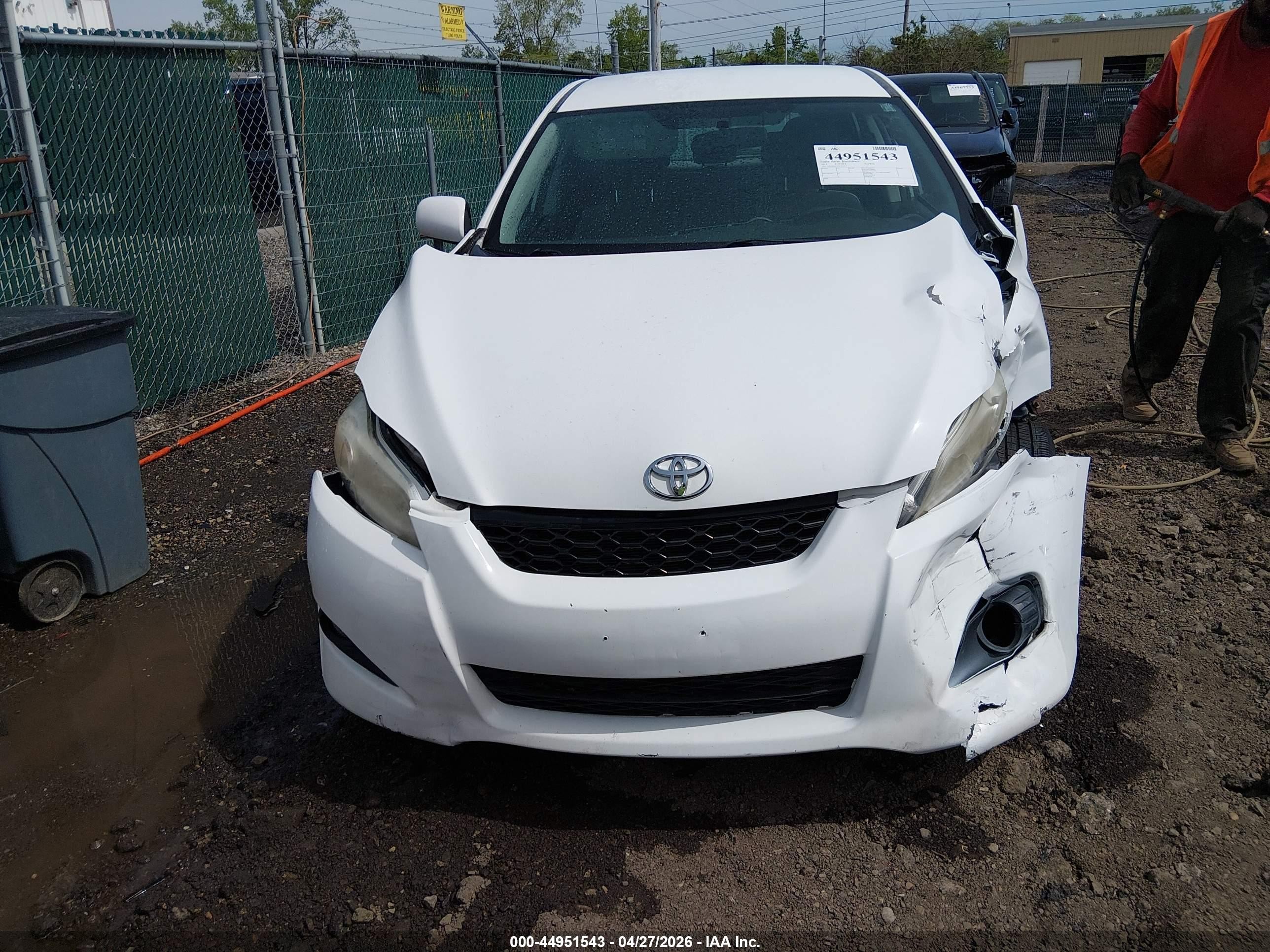 2013 Toyota Matrix S White vin: 2T1LE4EE2DC023012