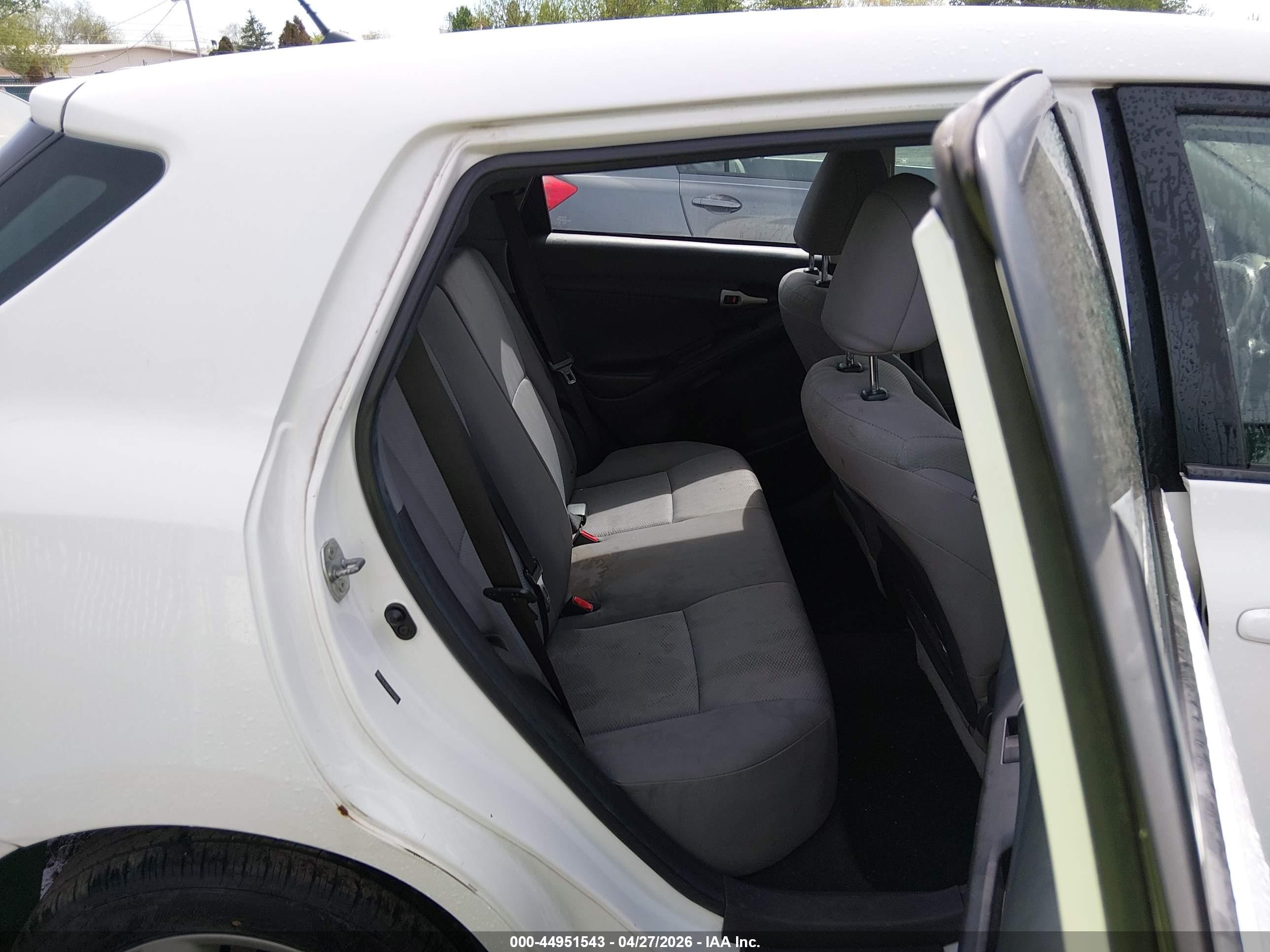 2013 Toyota Matrix S White vin: 2T1LE4EE2DC023012
