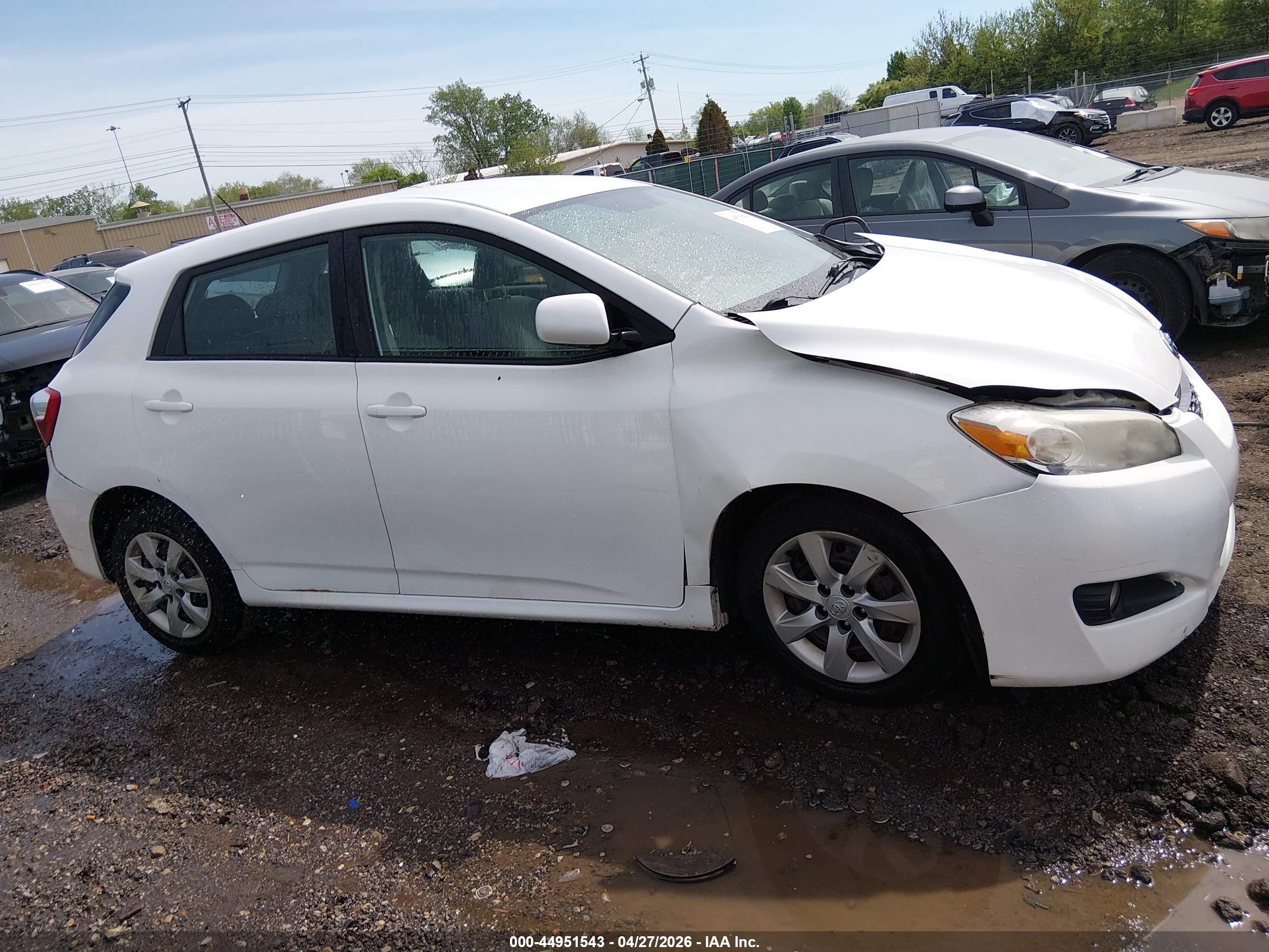2013 Toyota Matrix S White vin: 2T1LE4EE2DC023012