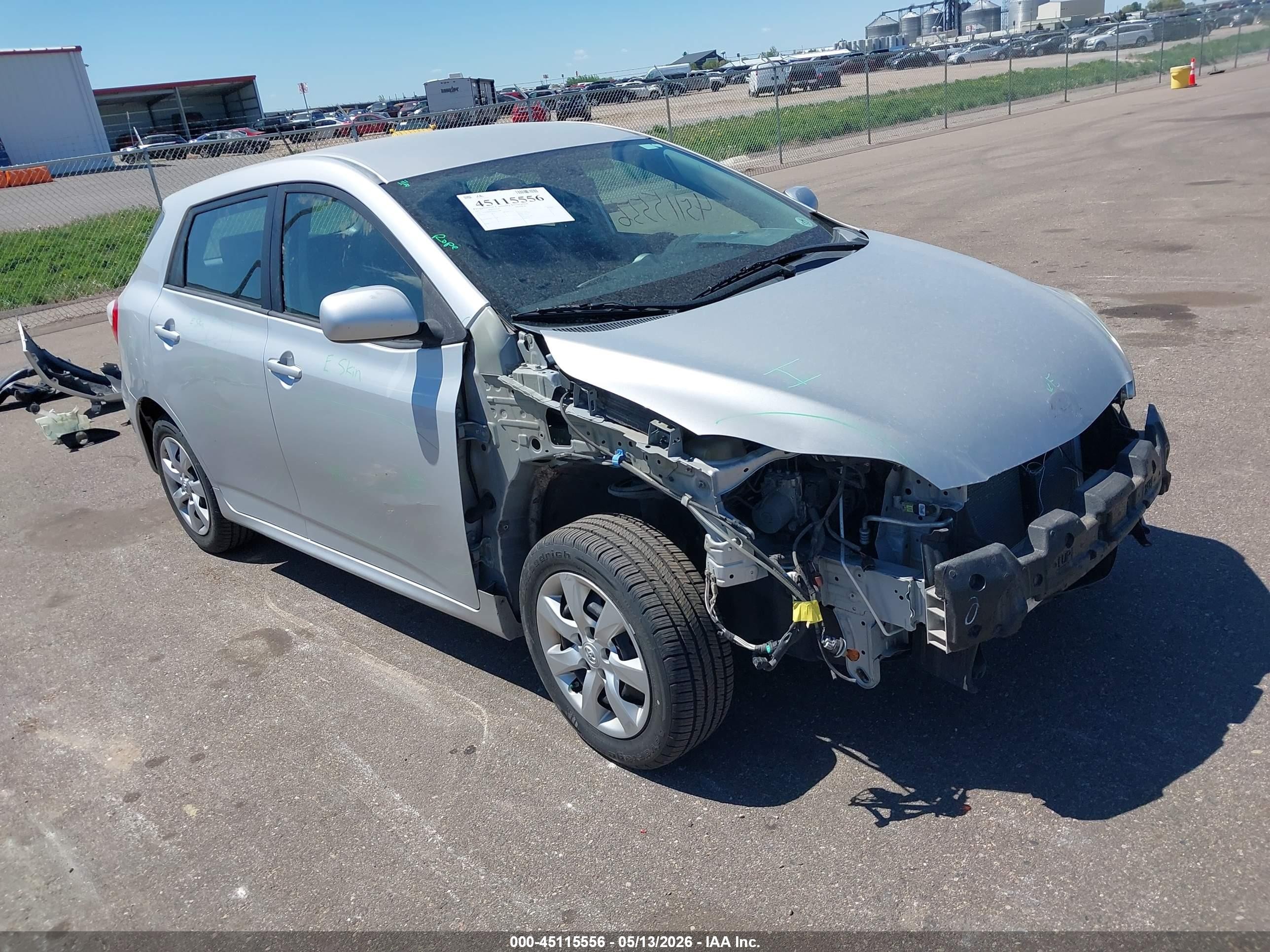 2013 Toyota Matrix S Silver vin: 2T1LE4EE3DC022788