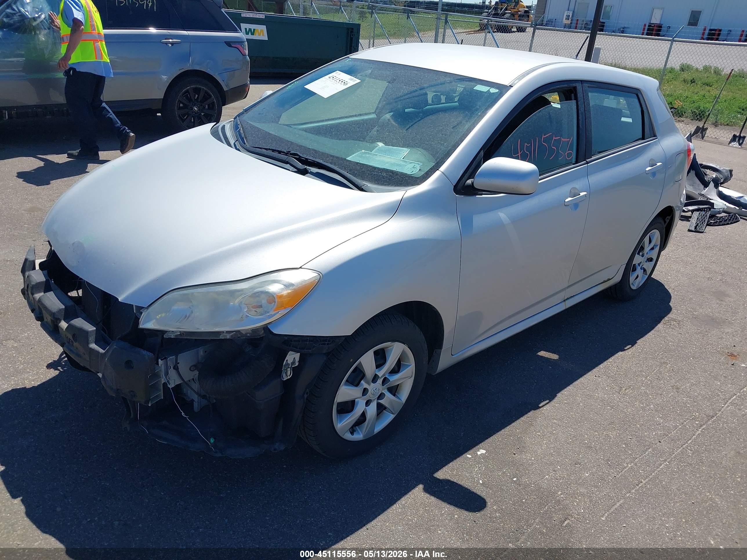 2013 Toyota Matrix S Silver vin: 2T1LE4EE3DC022788