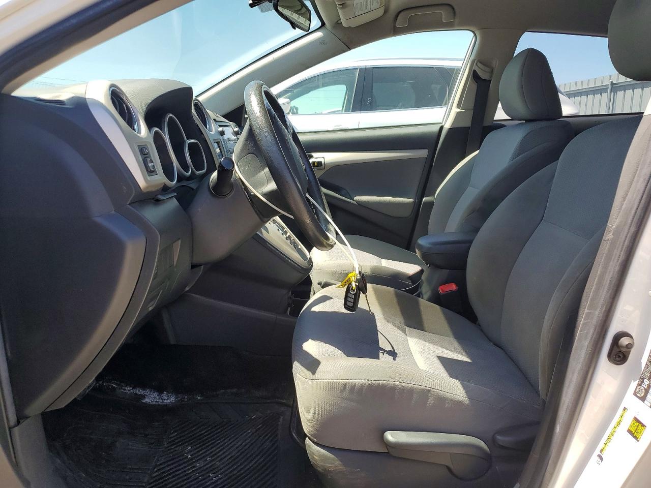 2010 Toyota Corolla Matrix S White vin: 2T1LE4EE4AC015506