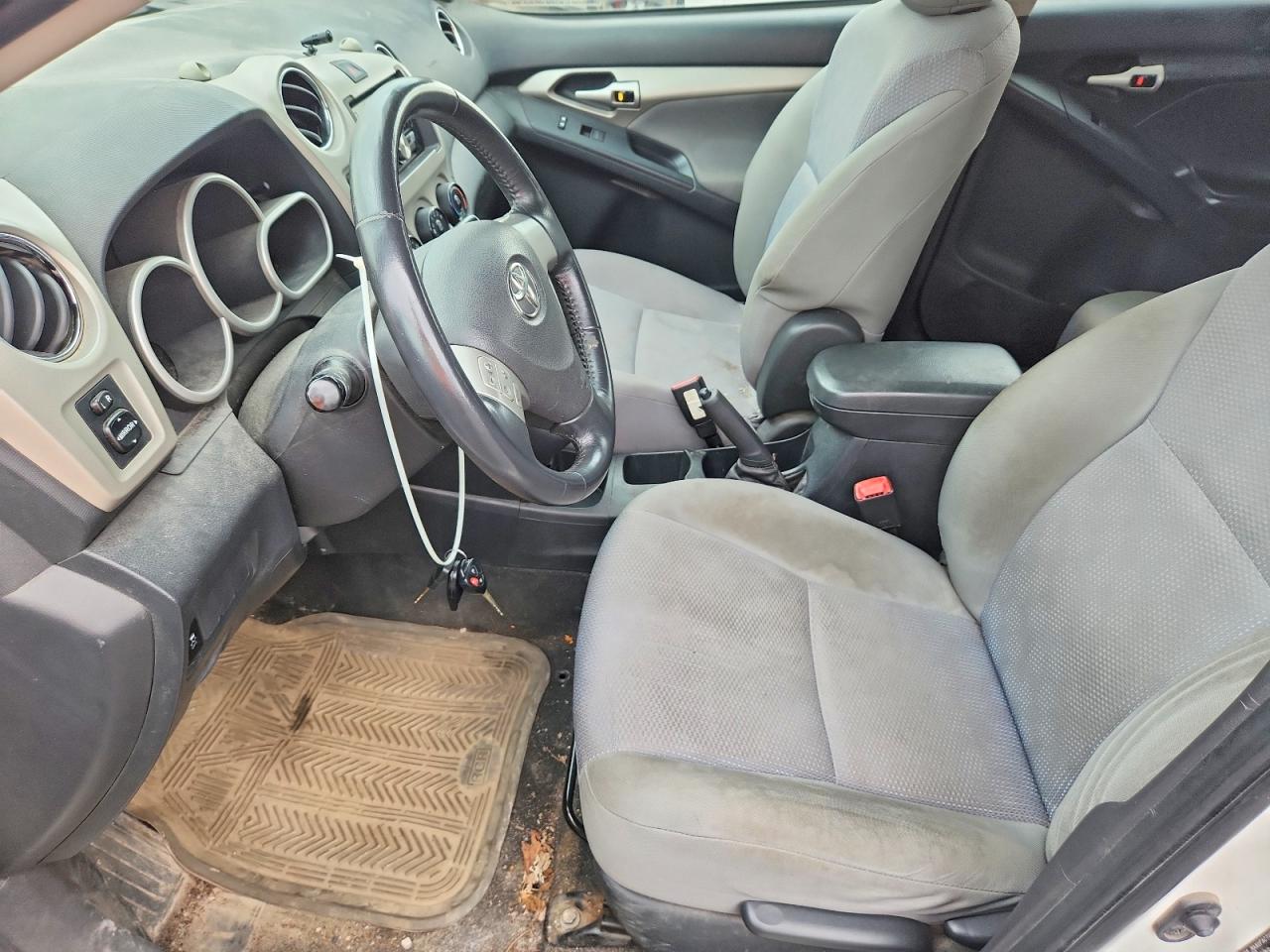 2010 Toyota Corolla Matrix S White vin: 2T1LE4EE5AC012291