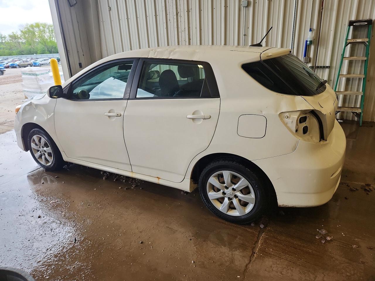 2011 Toyota Corolla Matrix S White vin: 2T1LE4EE7BC019213