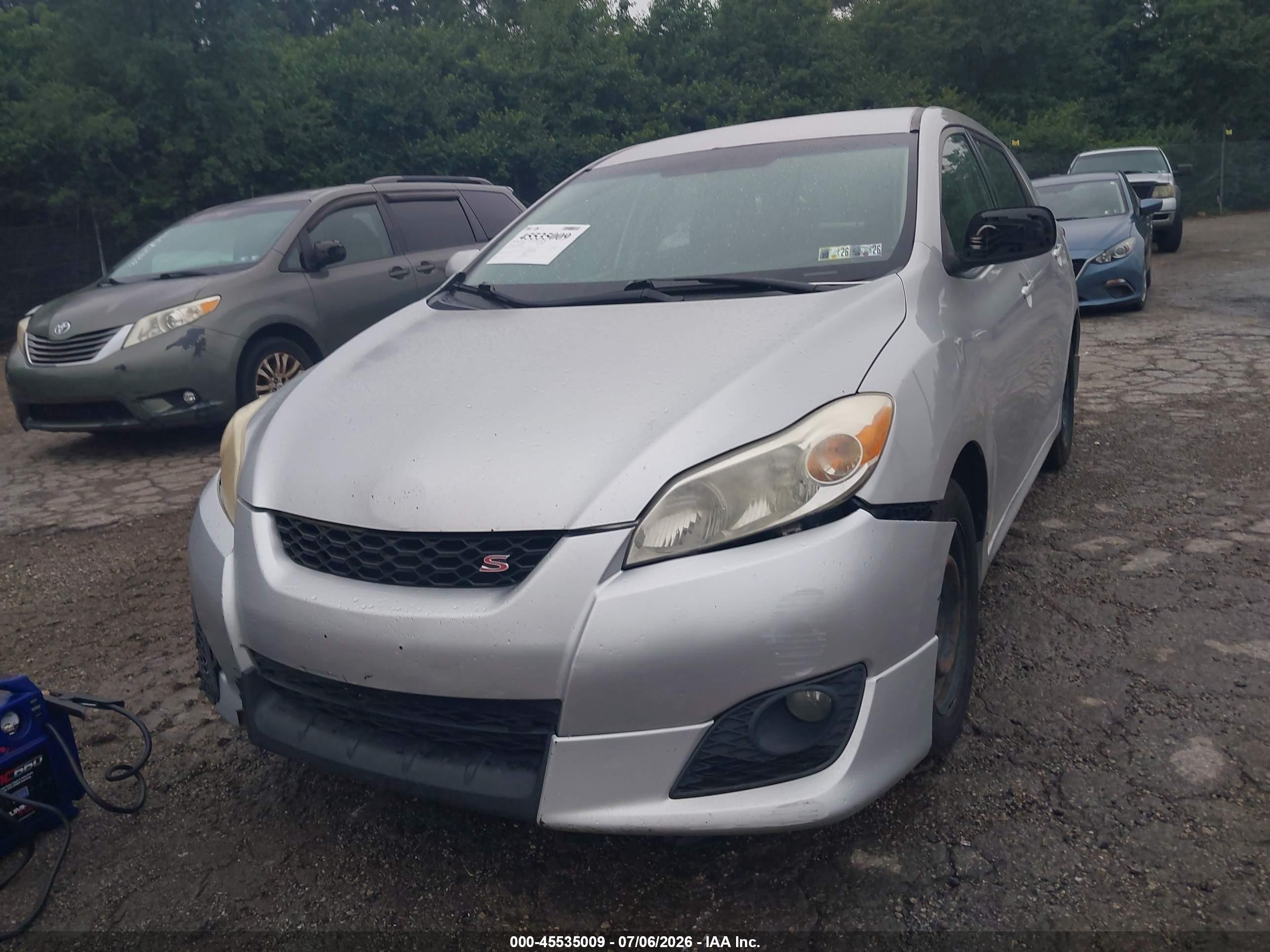2010 Toyota Matrix S Silver vin: 2T1LE4EEXAC013212