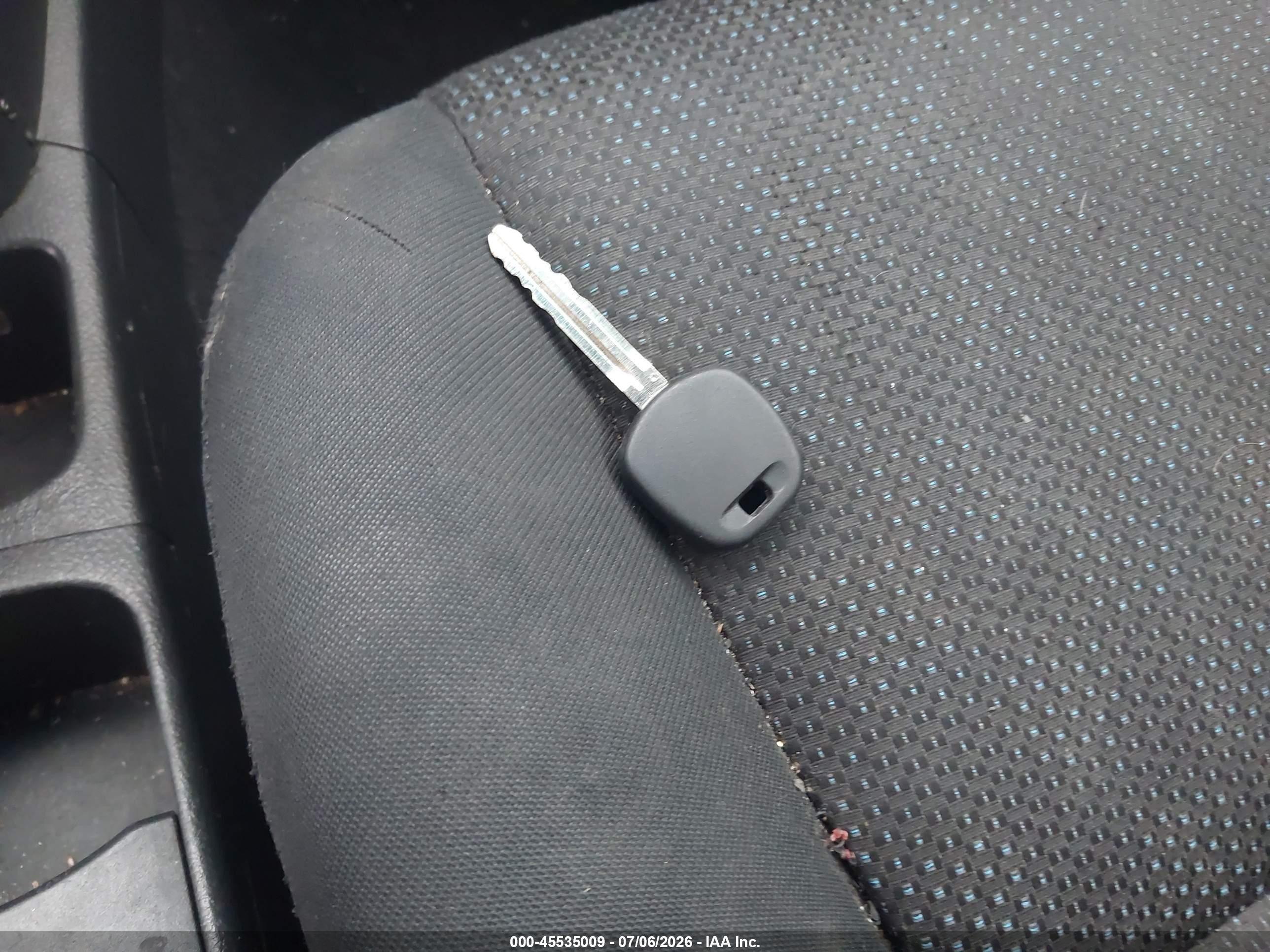 2010 Toyota Matrix S Silver vin: 2T1LE4EEXAC013212