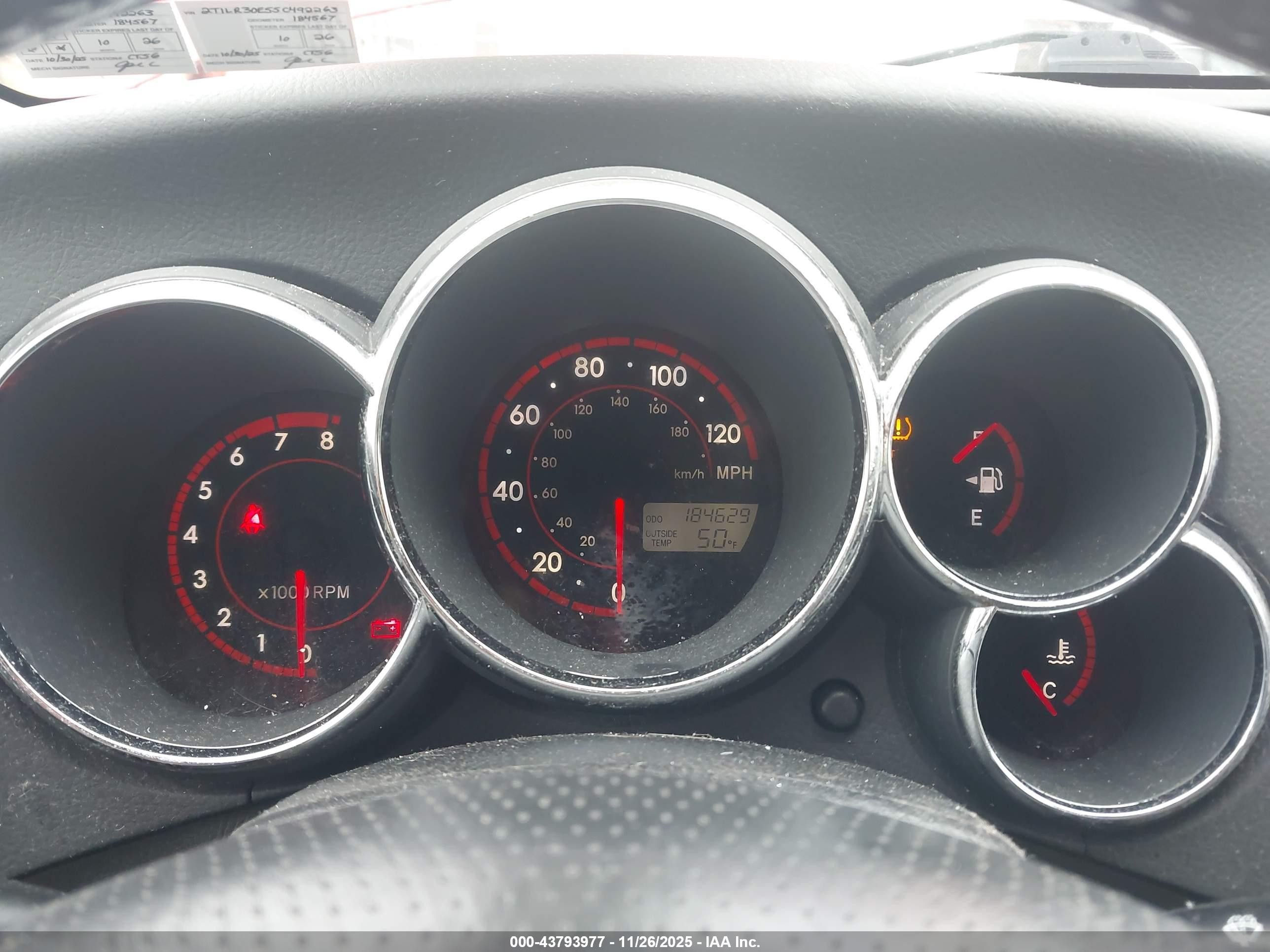 2005 Toyota Corolla Matrix Xr Red vin: 2T1LR30E55C492263