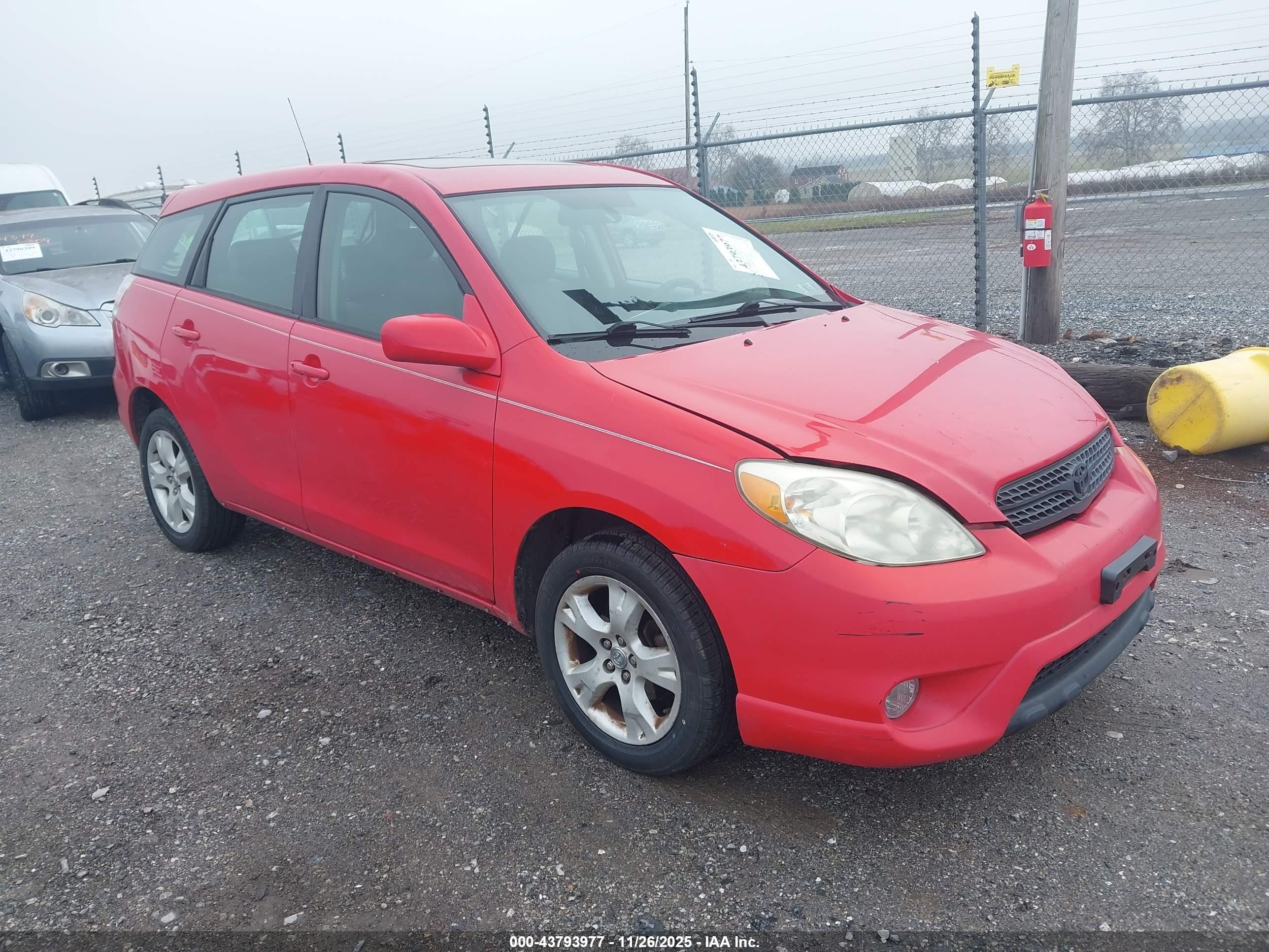 2005 Toyota Corolla Matrix Xr Красный vin: 2T1LR30E55C492263