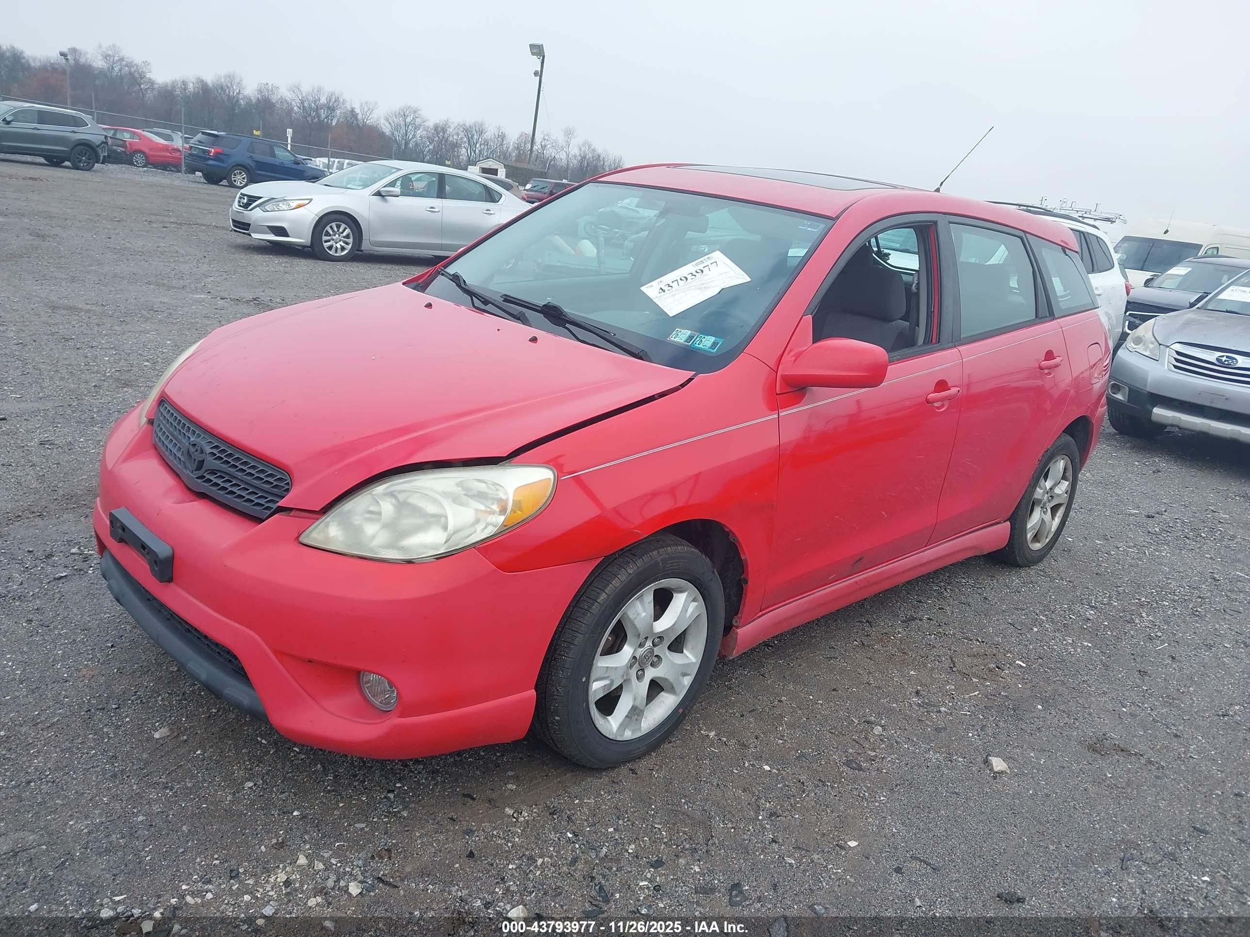 2005 Toyota Corolla Matrix Xr Red vin: 2T1LR30E55C492263