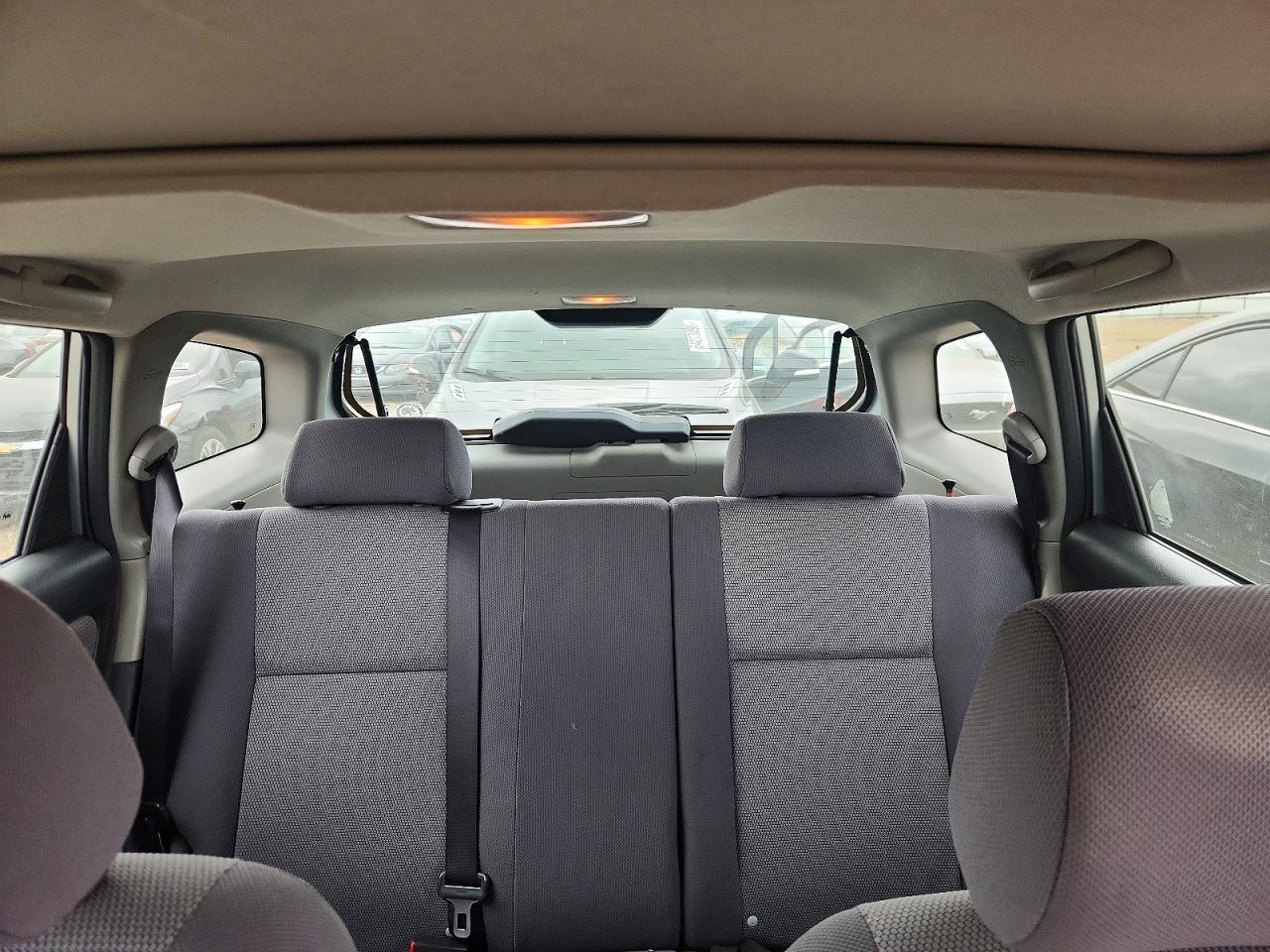2005 Toyota Matrix Xr Серебряный vin: 2T1LR30E75C376787