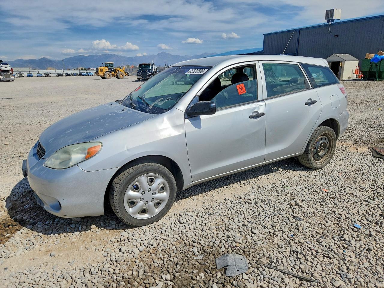 2005 Toyota Matrix Base Silver vin: 2T1LR32E05C347645
