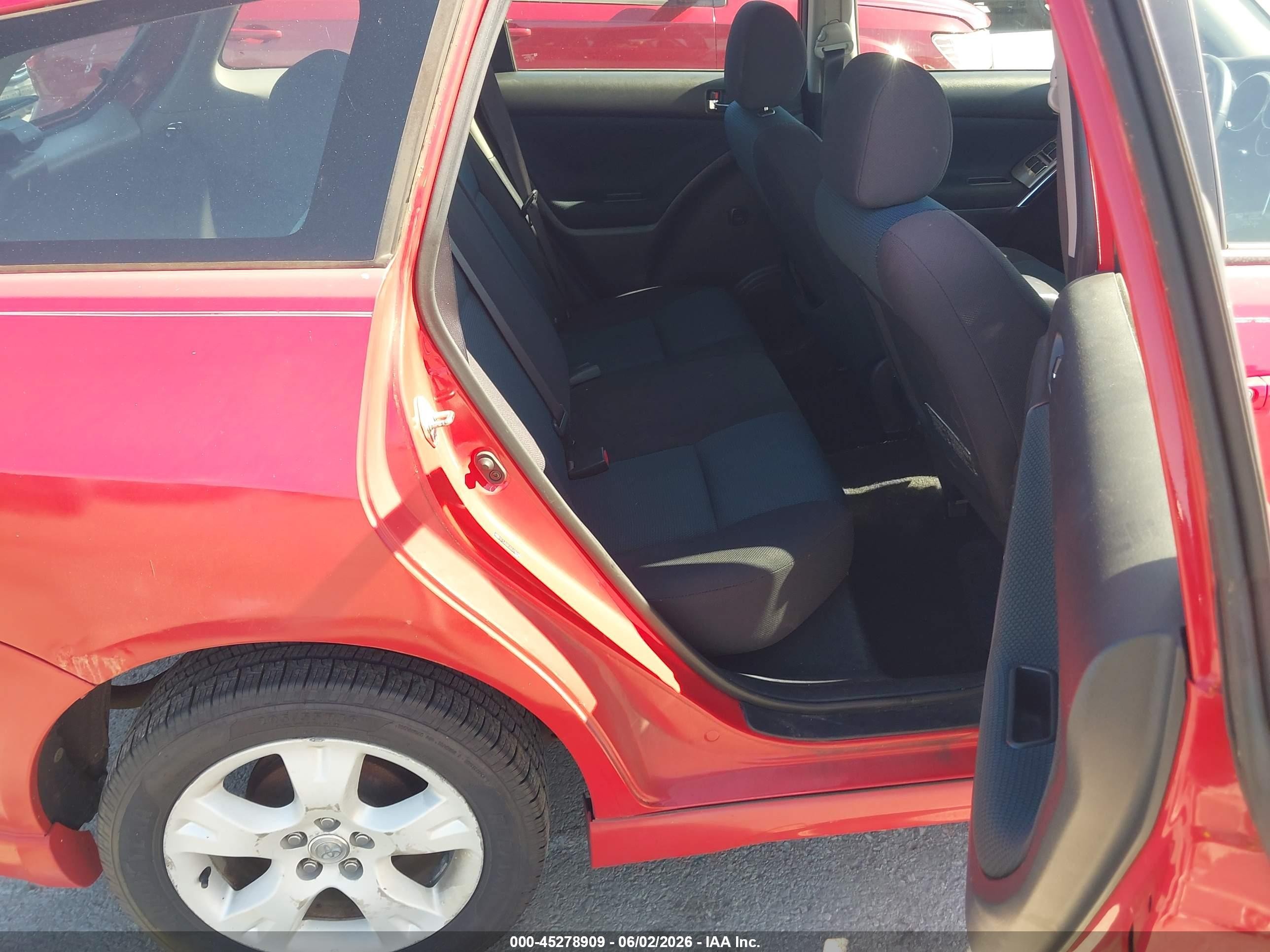 2005 Toyota Matrix Xr Red vin: 2T1LR32E35C478018