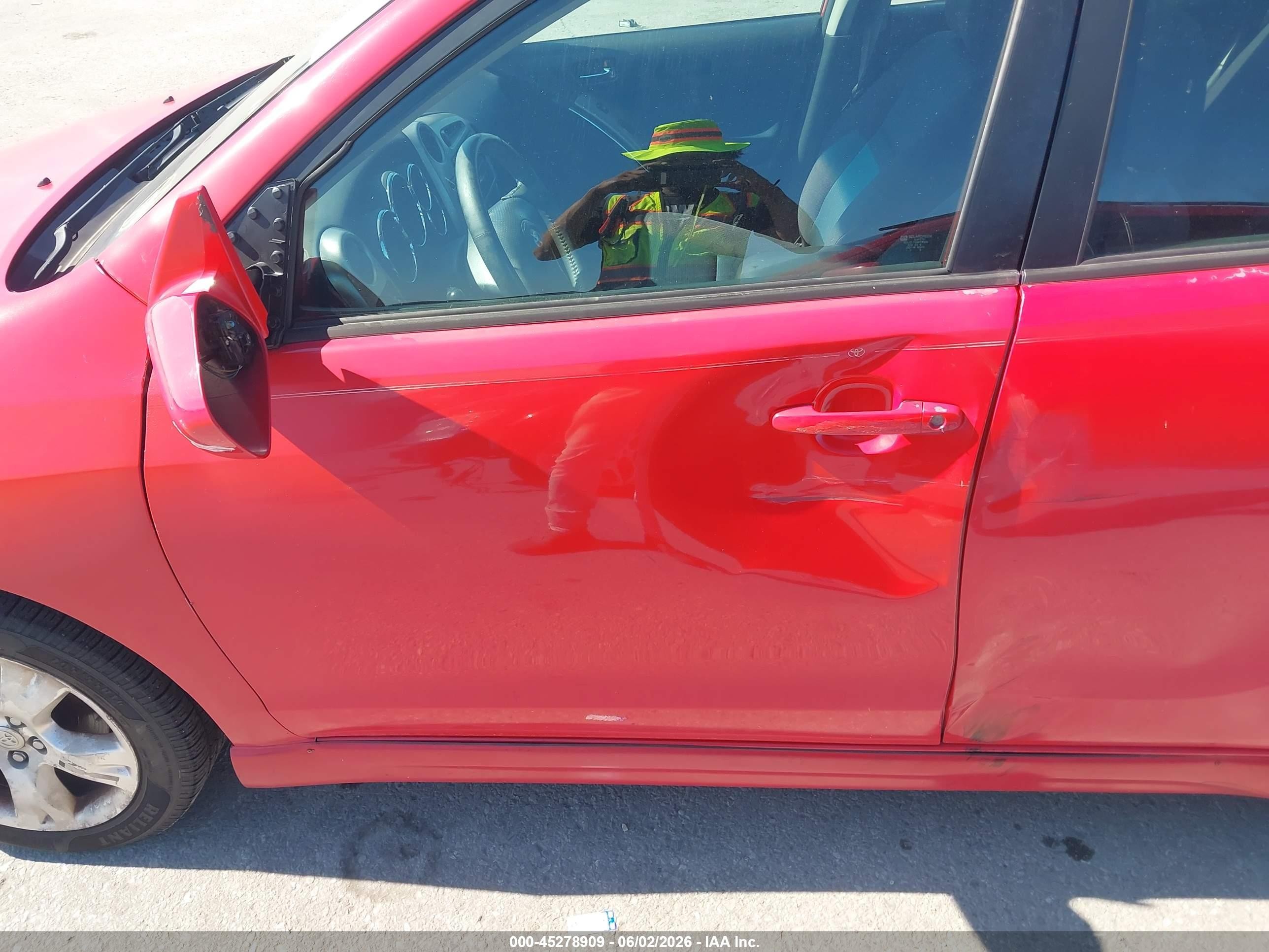 2005 Toyota Matrix Xr Red vin: 2T1LR32E35C478018