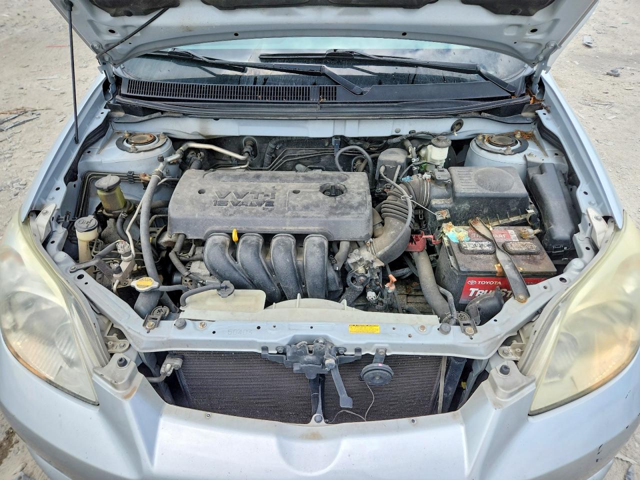 2005 Toyota Corolla Matrix Base/xr Silver vin: 2T1LR32E35C550660