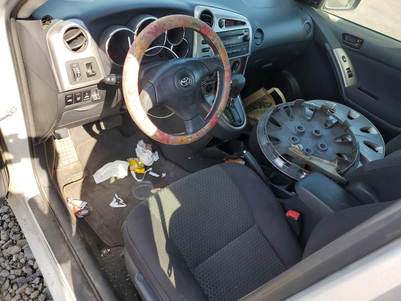 2005 Toyota Matrix Base Silver vin: 2T1LR32E45C385881