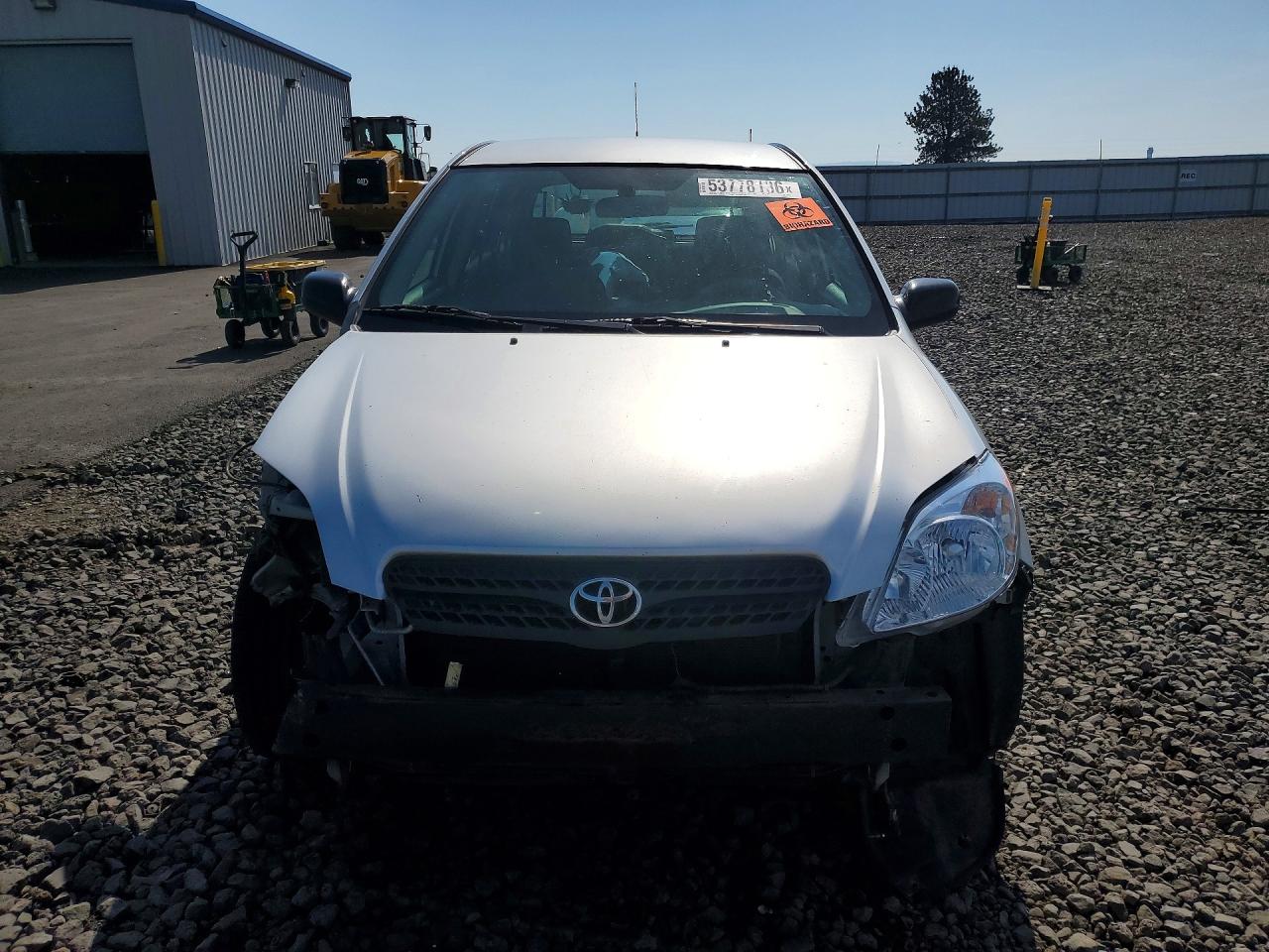 2005 Toyota Matrix Base Silver vin: 2T1LR32E45C385881