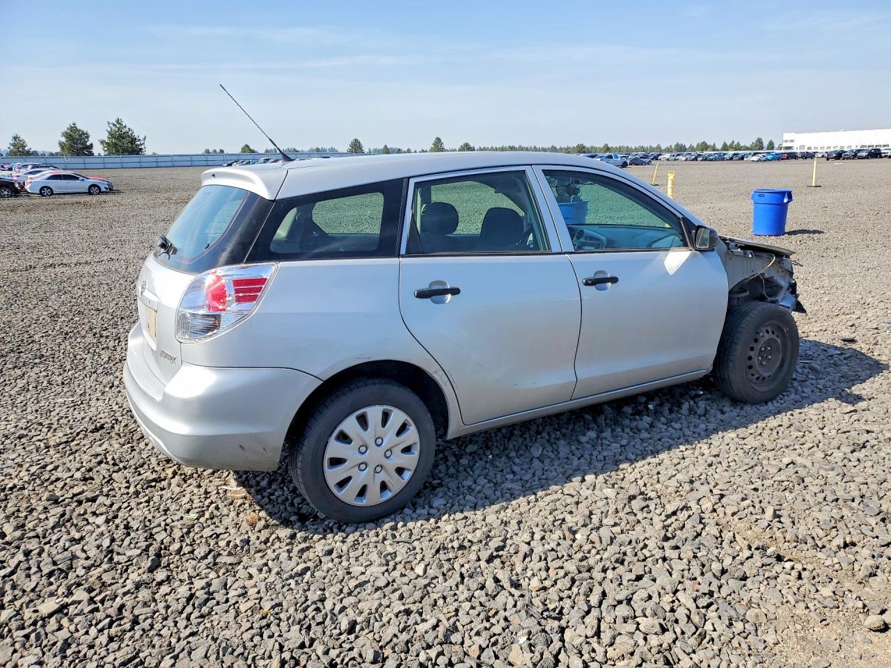 2005 Toyota Matrix Base Silver vin: 2T1LR32E45C385881