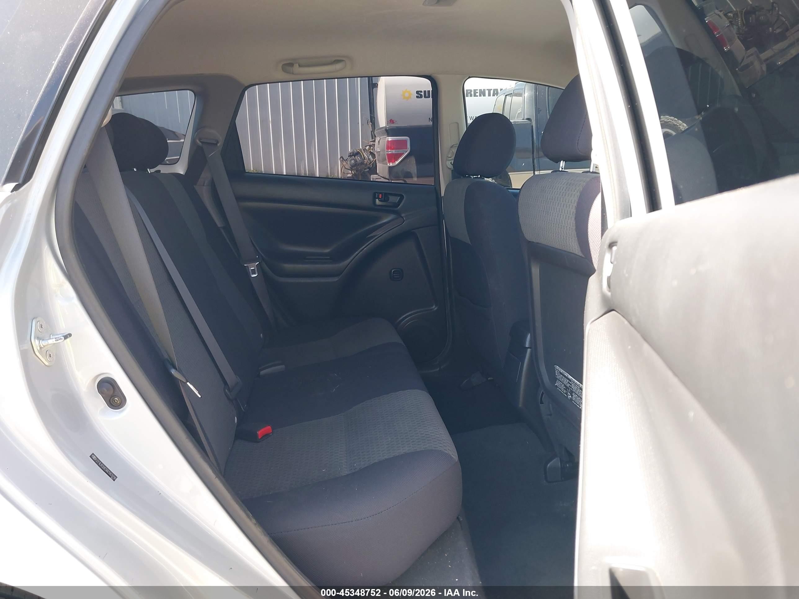 2006 Toyota Matrix Silver vin: 2T1LR32E56C563296