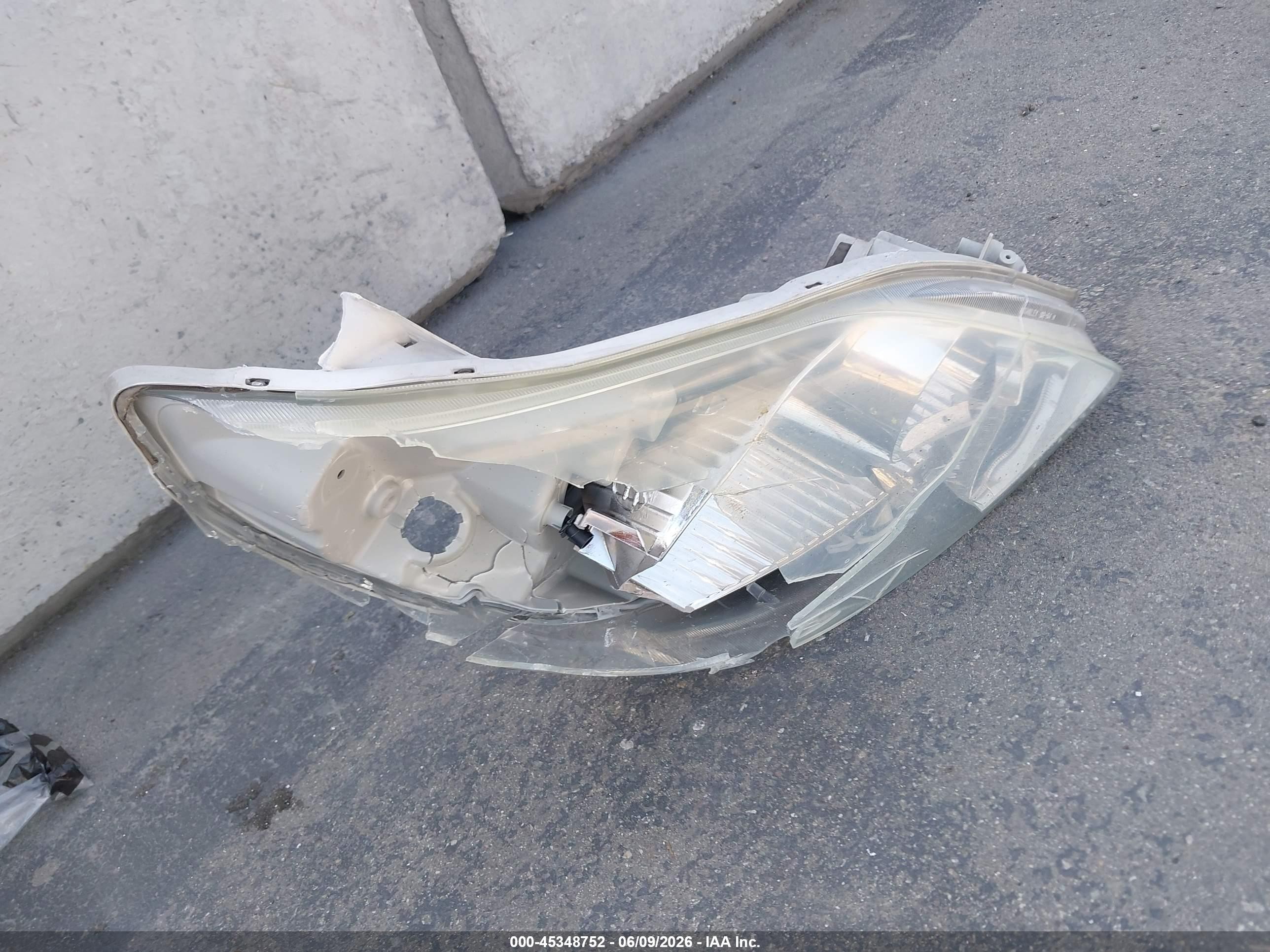 2006 Toyota Matrix Silver vin: 2T1LR32E56C563296