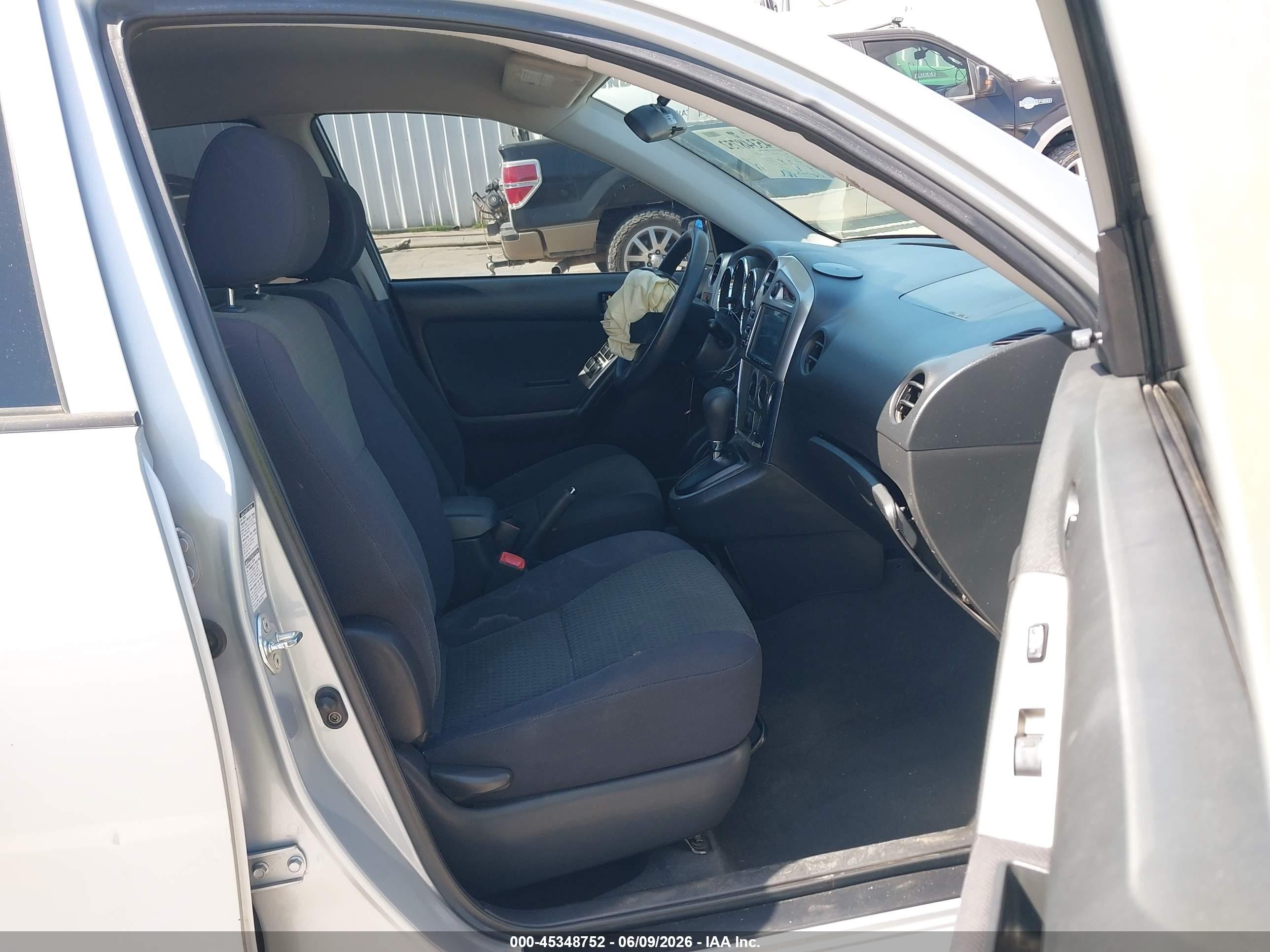 2006 Toyota Matrix Silver vin: 2T1LR32E56C563296