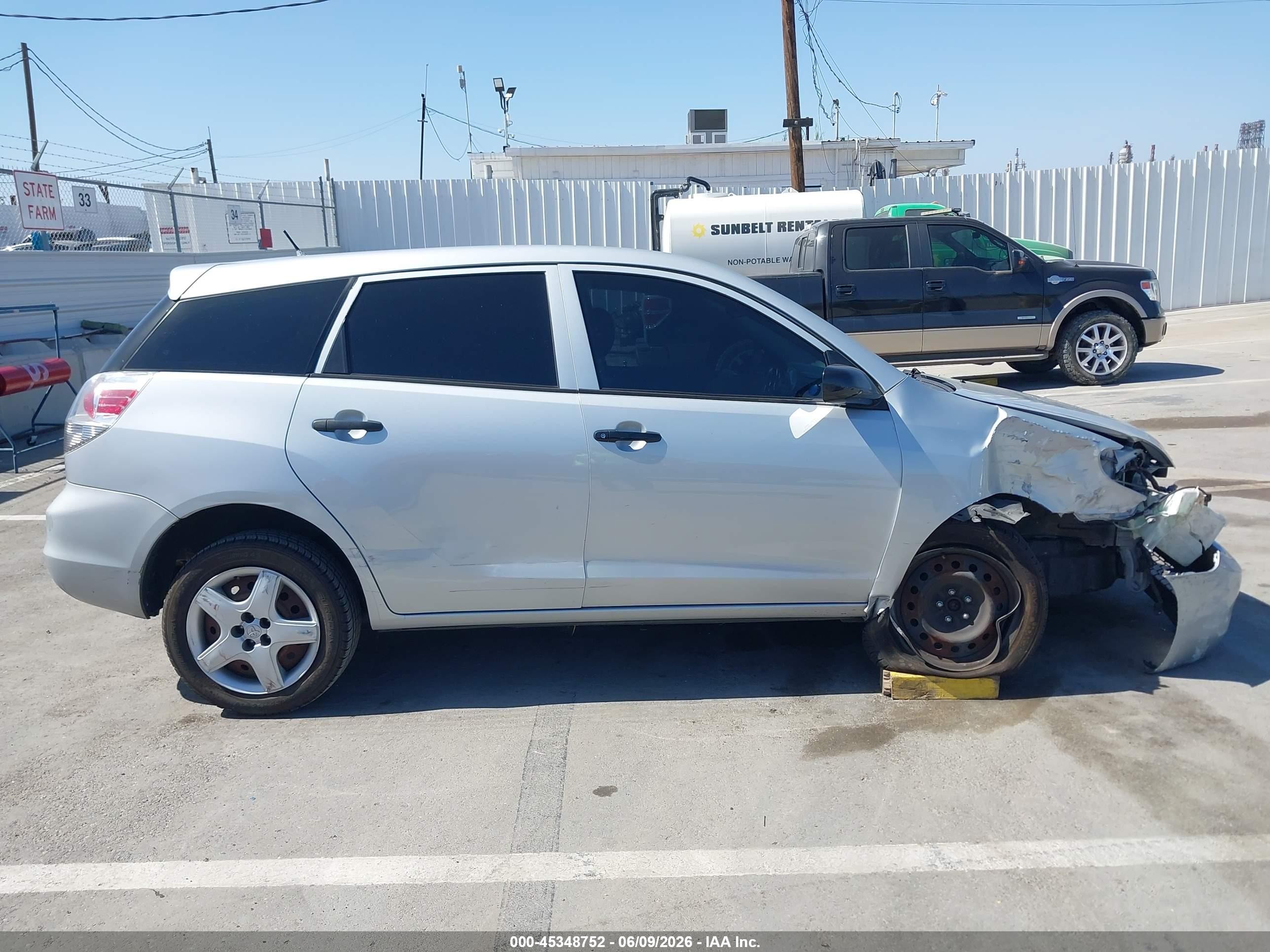 2006 Toyota Matrix Silver vin: 2T1LR32E56C563296
