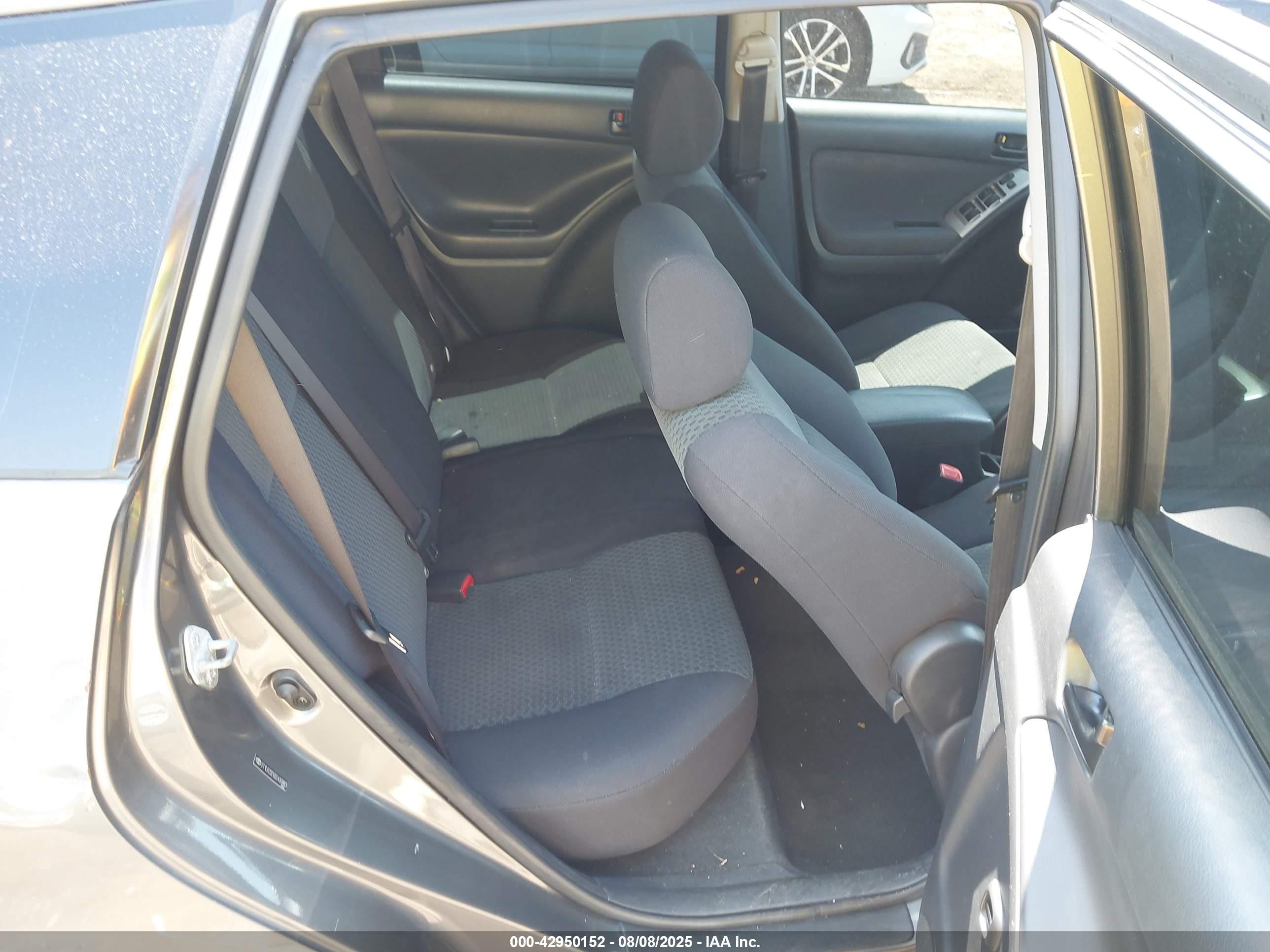 2005 Toyota Matrix   Серый vin: 2T1LR32E65C426883