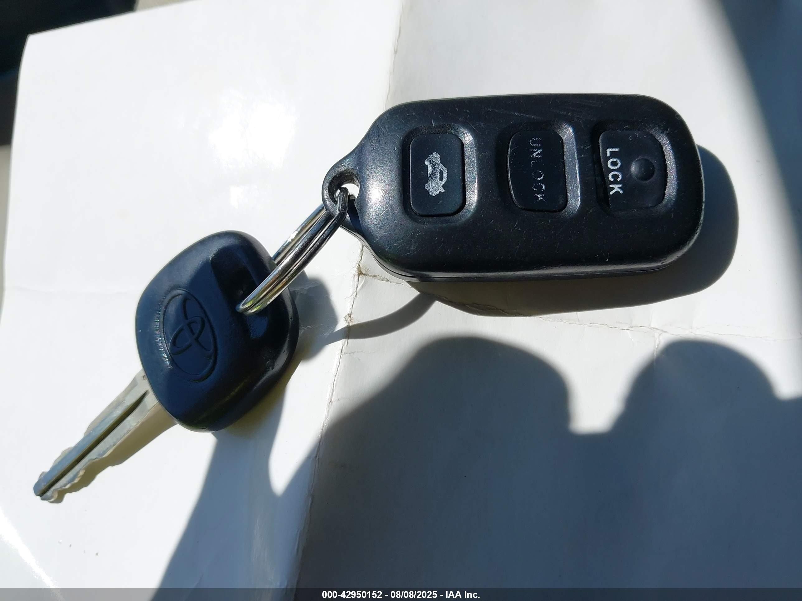 2005 Toyota Matrix   Серый vin: 2T1LR32E65C426883