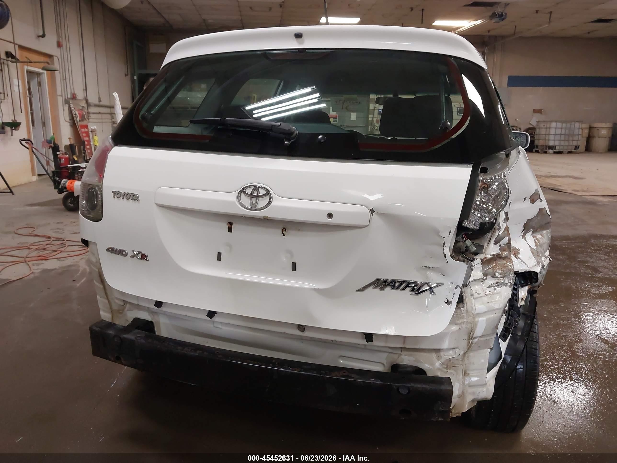 2006 Toyota Matrix Xr Белый vin: 2T1LR32E66C552212