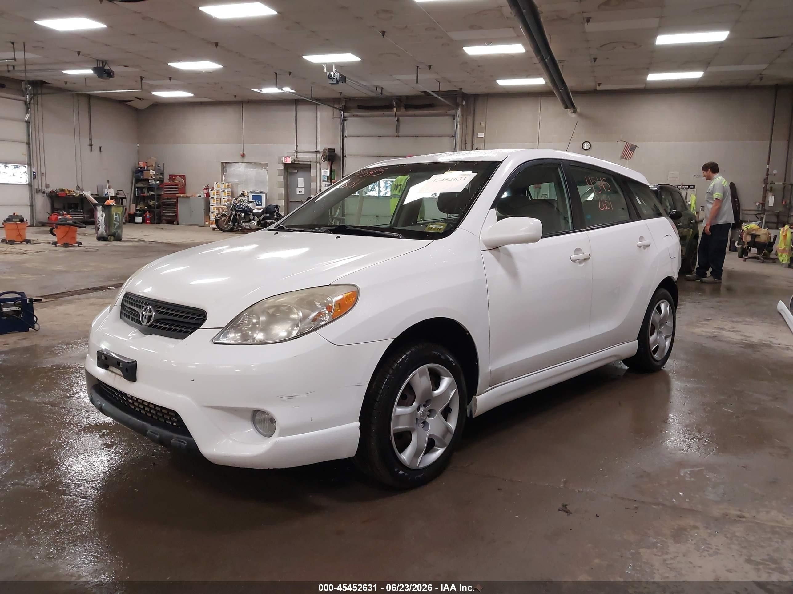 2006 Toyota Matrix Xr Белый vin: 2T1LR32E66C552212