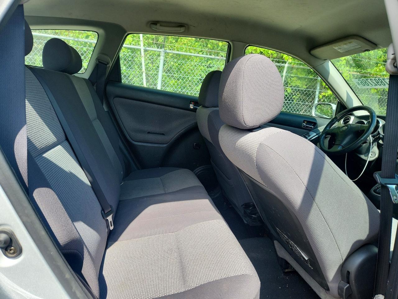 2005 Toyota Matrix Xr Silver vin: 2T1LR32E75C507052