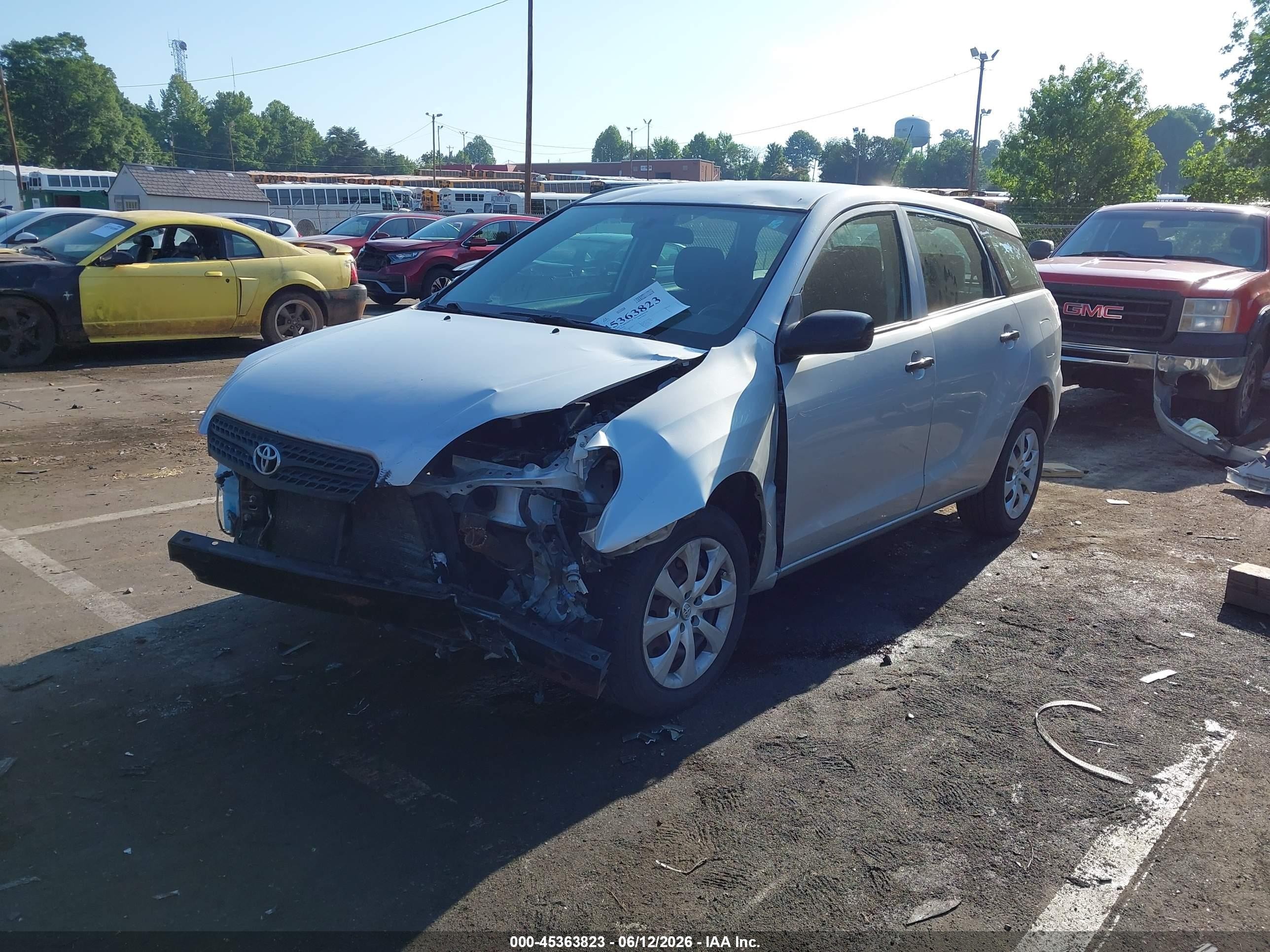 2005 Toyota Matrix   Silver vin: 2T1LR32E75C507214