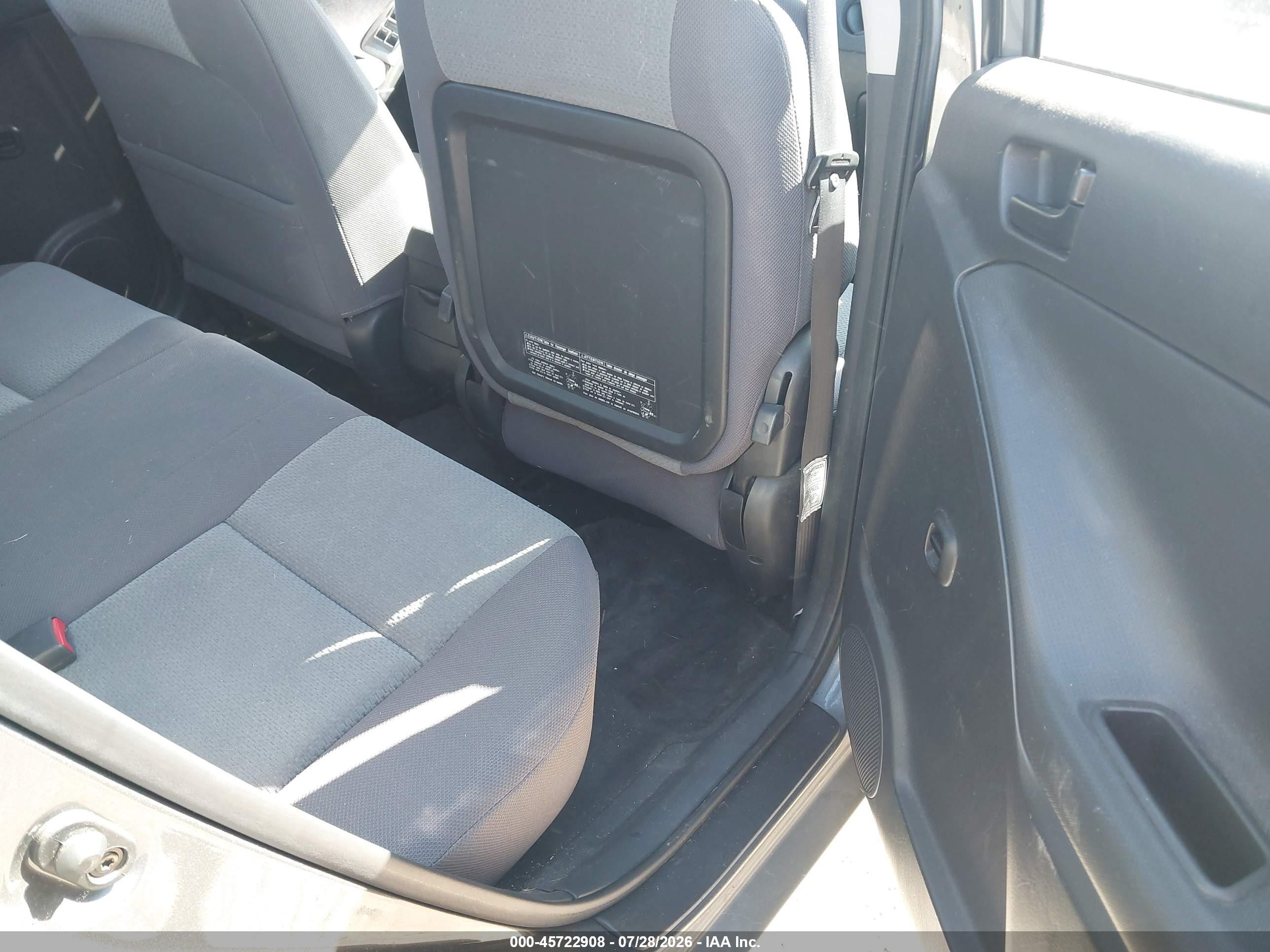 2004 Toyota Matrix Standard Silver vin: 2T1LR32E84C198965