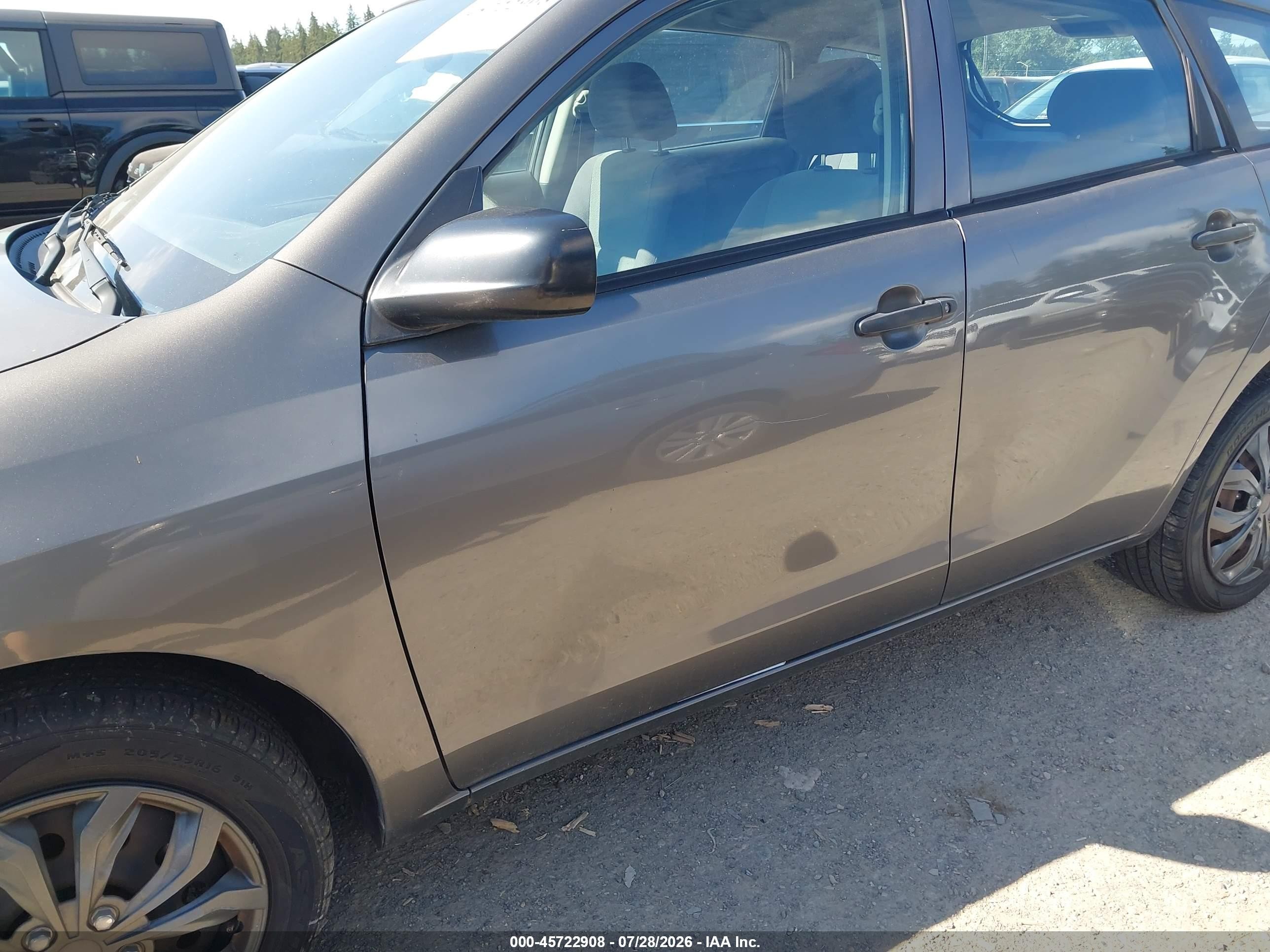 2004 Toyota Matrix Standard Silver vin: 2T1LR32E84C198965