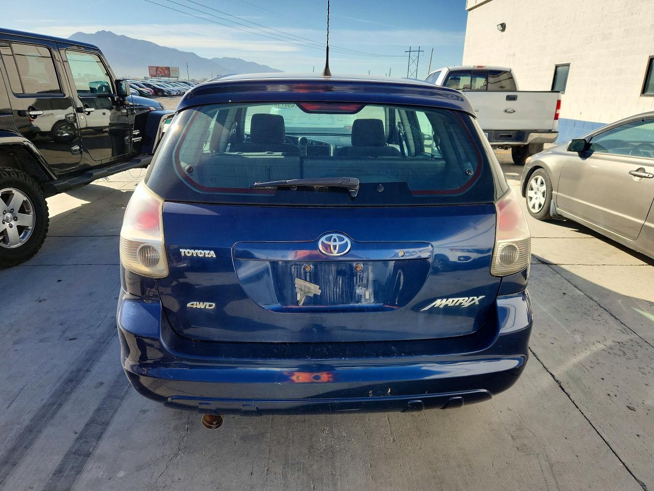 2005 Toyota Matrix Base Blue vin: 2T1LR32E95C429597