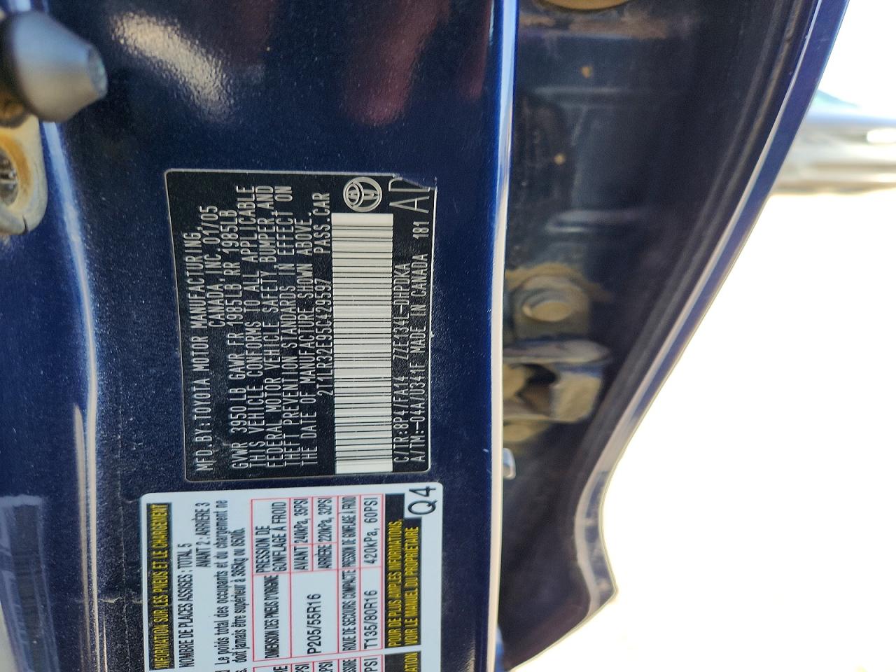 2005 Toyota Matrix Base Blue vin: 2T1LR32E95C429597