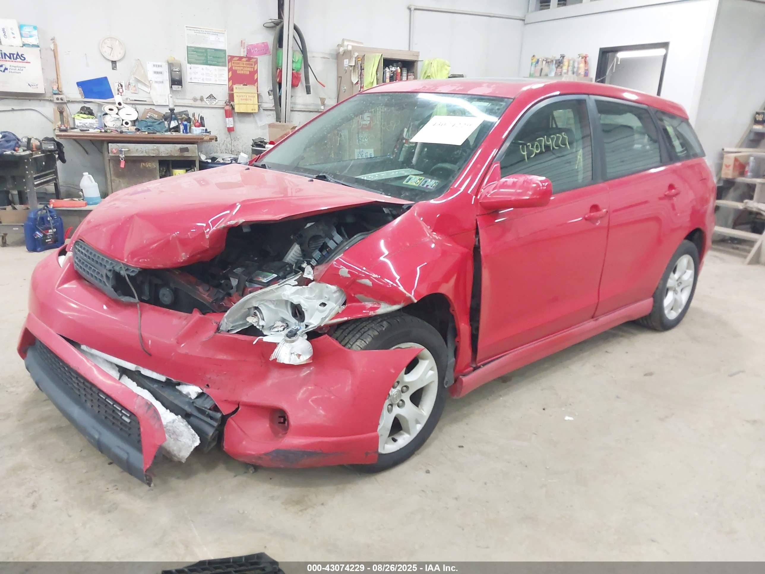 2005 Toyota Matrix Xr Red vin: 2T1LR32EX5C342968