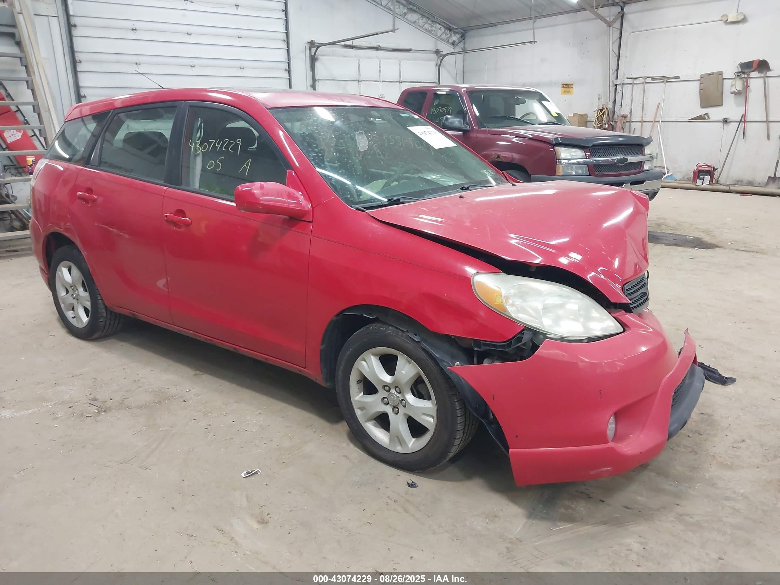 2005 Toyota Matrix Xr Red vin: 2T1LR32EX5C342968