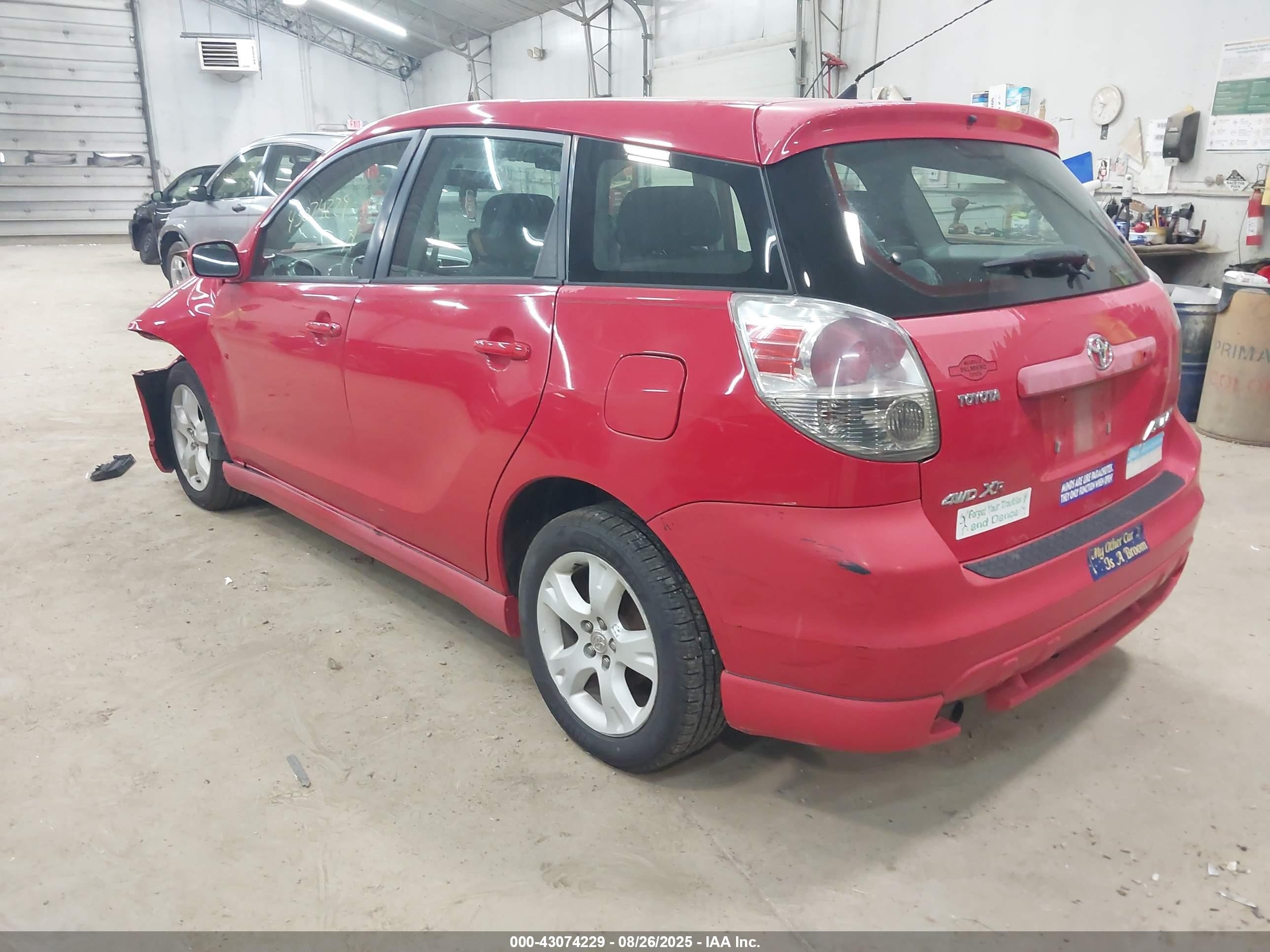2005 Toyota Matrix Xr Red vin: 2T1LR32EX5C342968