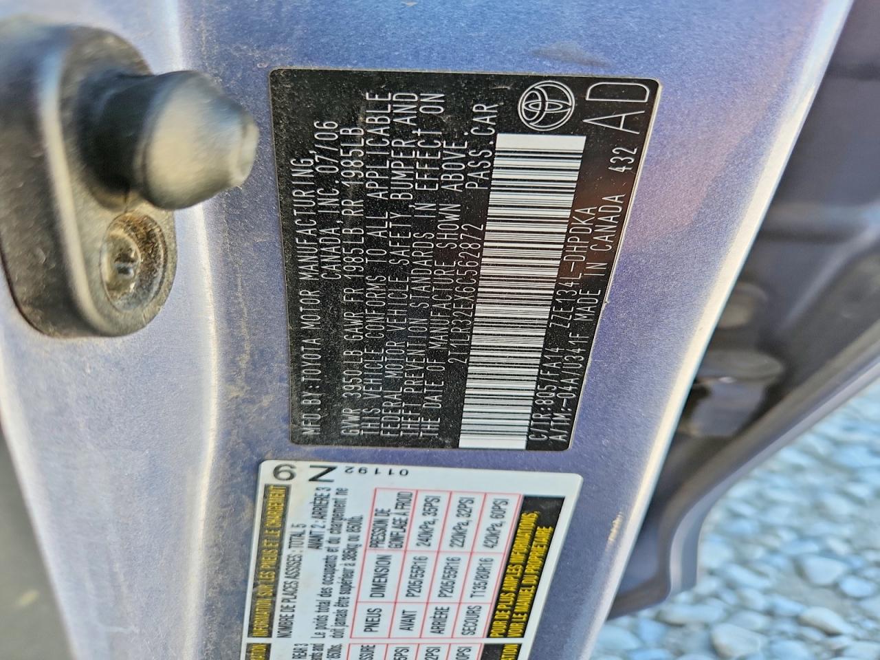 2006 Toyota Matrix Base Blue vin: 2T1LR32EX6C562872