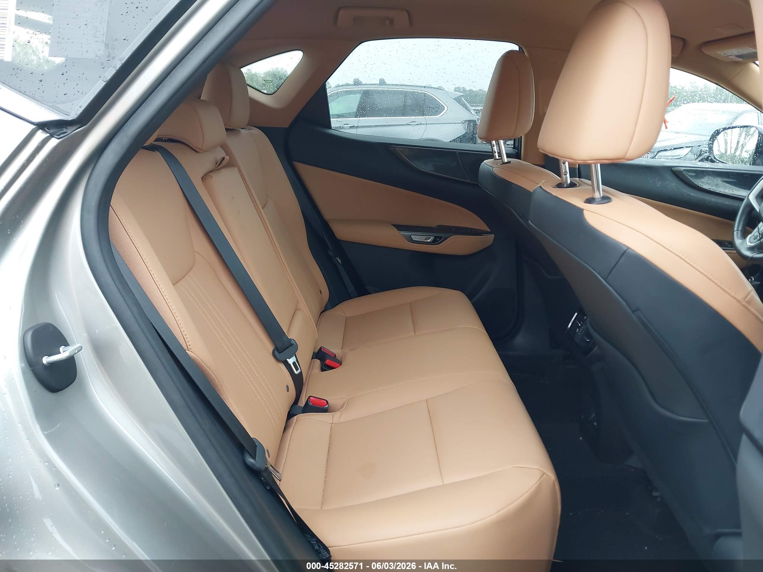 2023 Lexus Nx 250 Silver vin: 2T2ADCAZ4PC004748