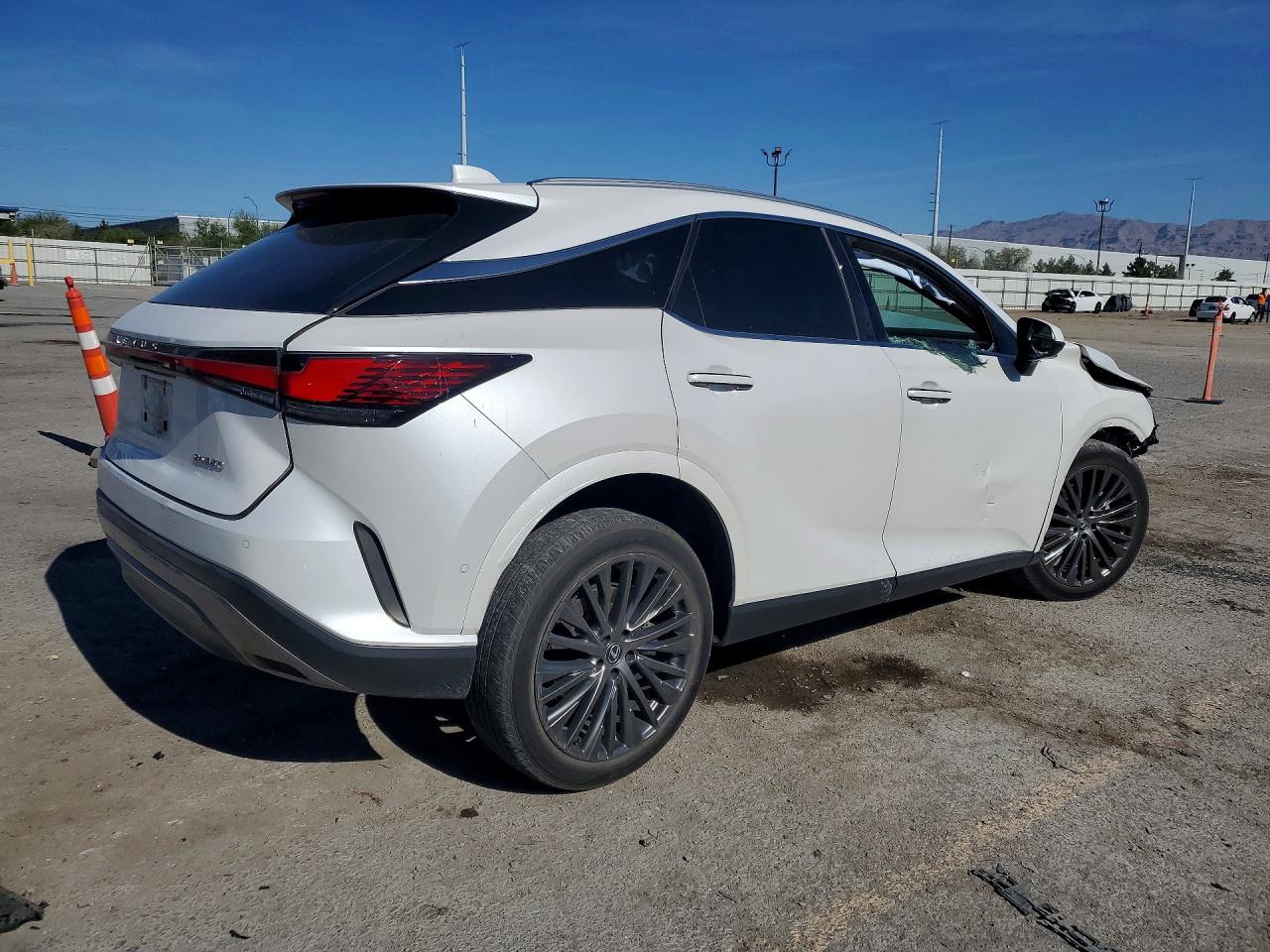 2023 Lexus Rx 350 Luxury White vin: 2T2BAMBA6PC012622