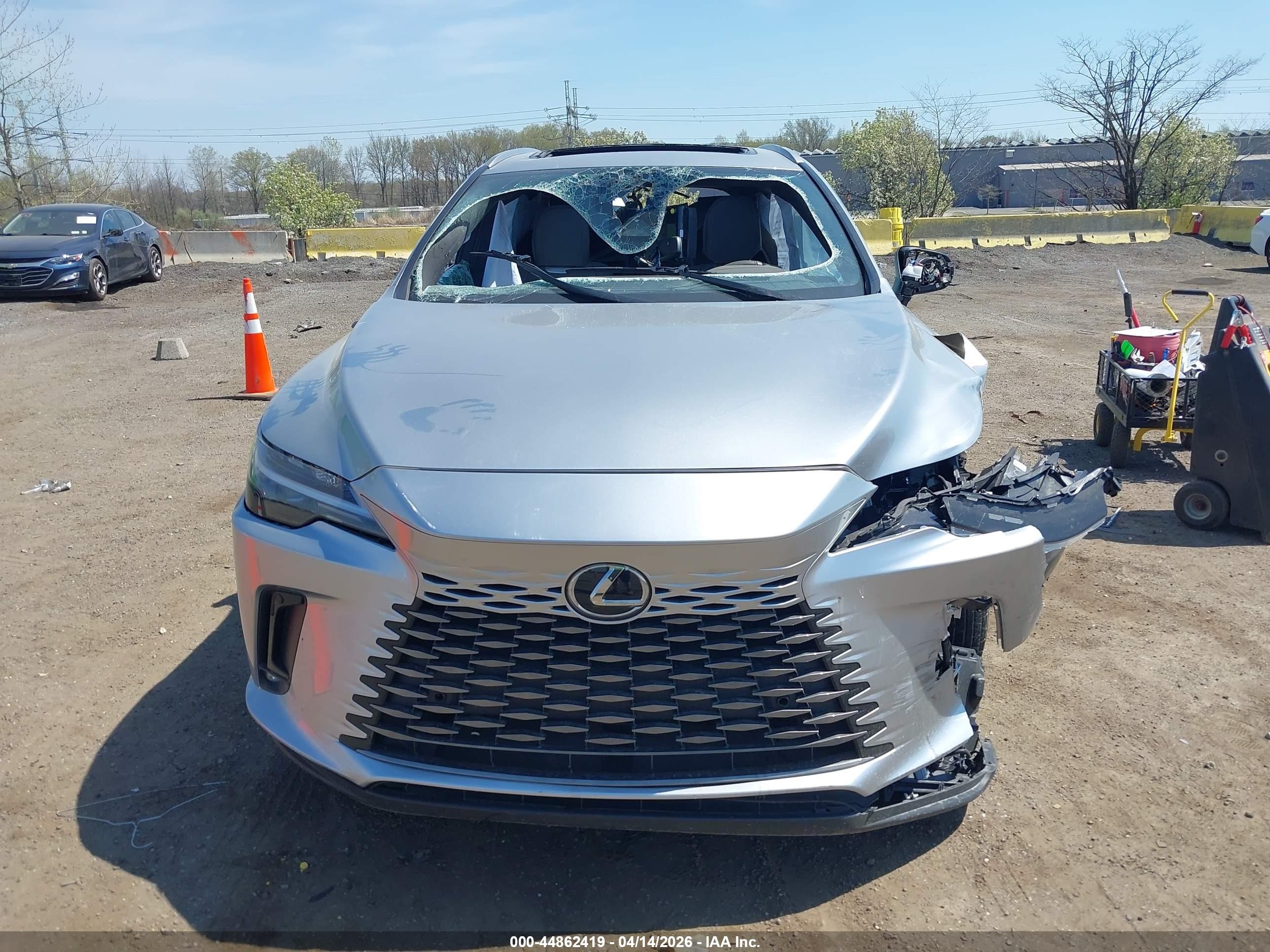 2024 Lexus Rx 350 Premium Silver vin: 2T2BAMBA6RC043792