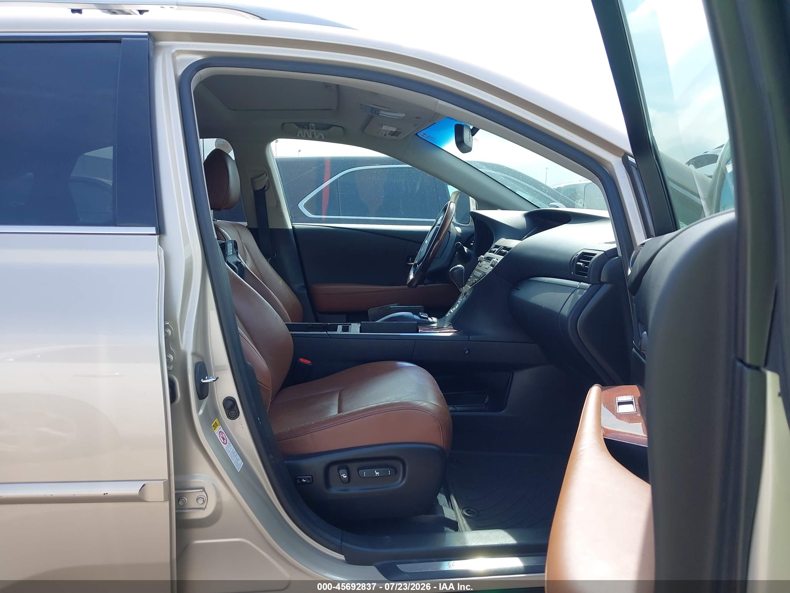 2015 Lexus Rx 450h   Champagne vin: 2T2BC1BA0FC010128