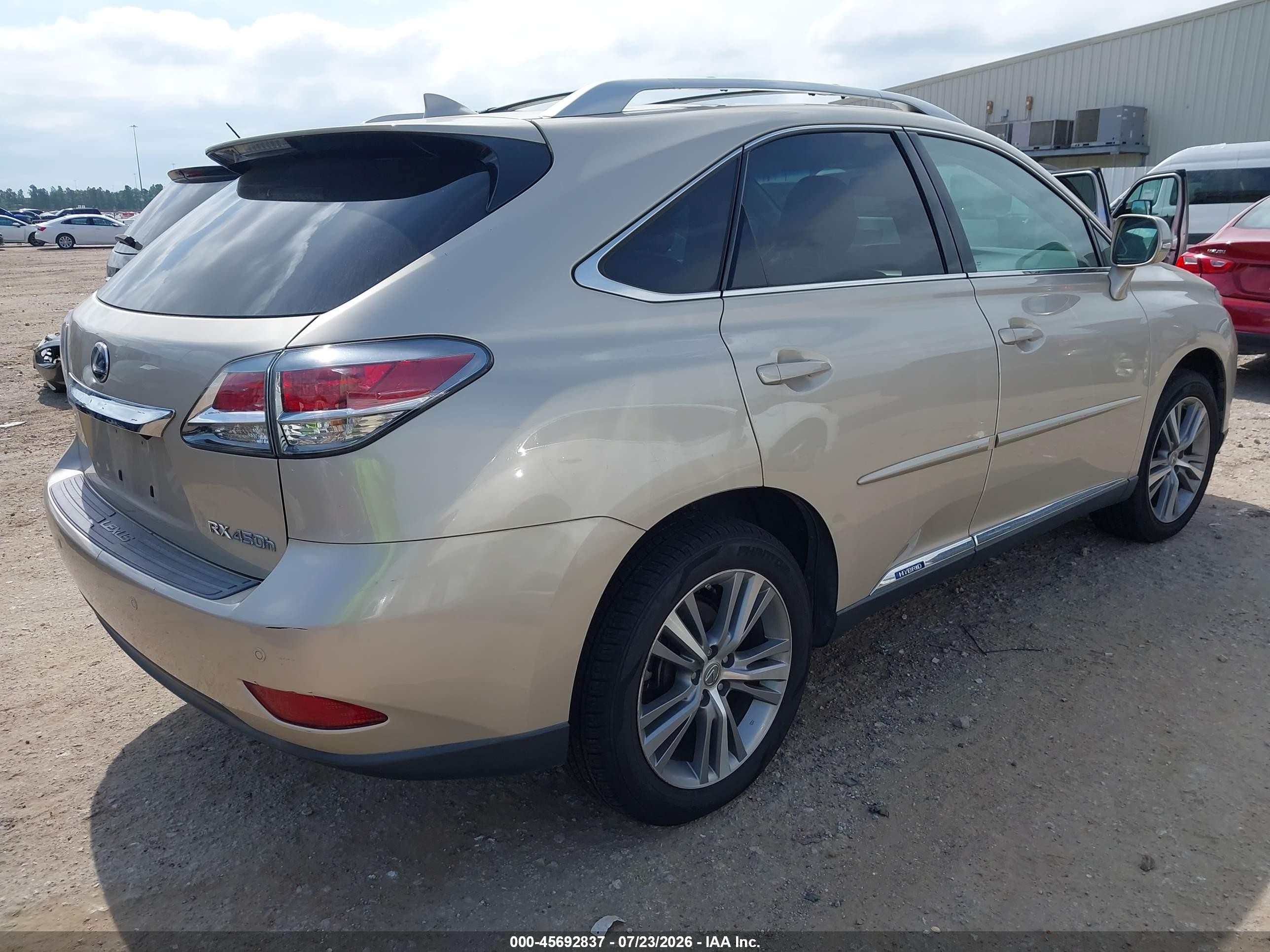2015 Lexus Rx 450h   Champagne vin: 2T2BC1BA0FC010128