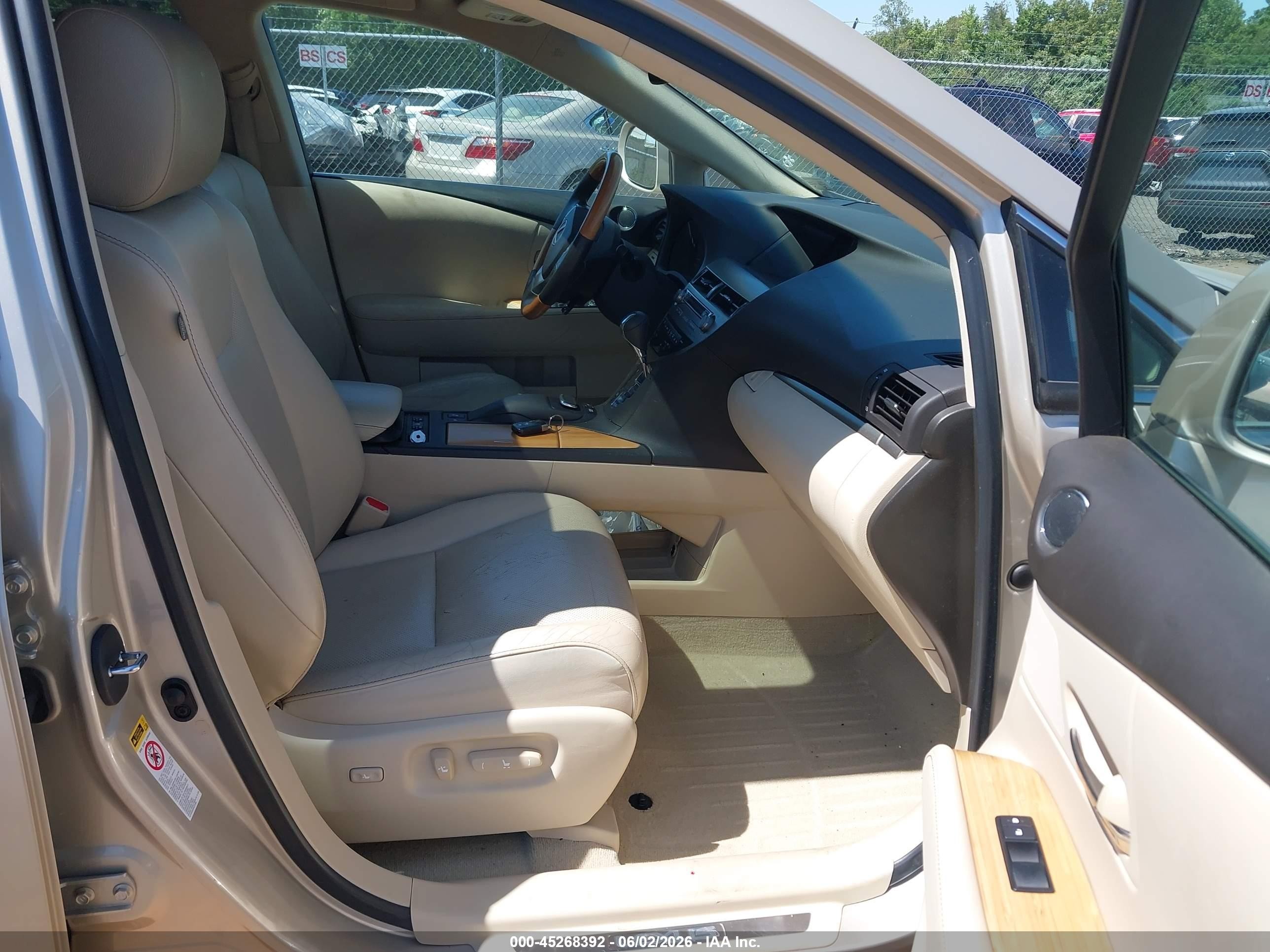 2015 Lexus Rx 450h   Beige vin: 2T2BC1BA8FC006263