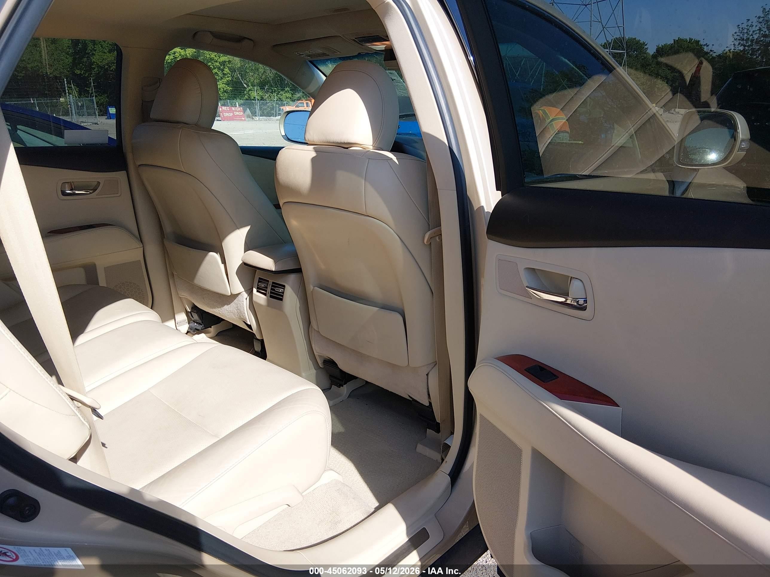 2010 Lexus Rx 350   Gold vin: 2T2BK1BA2AC008196