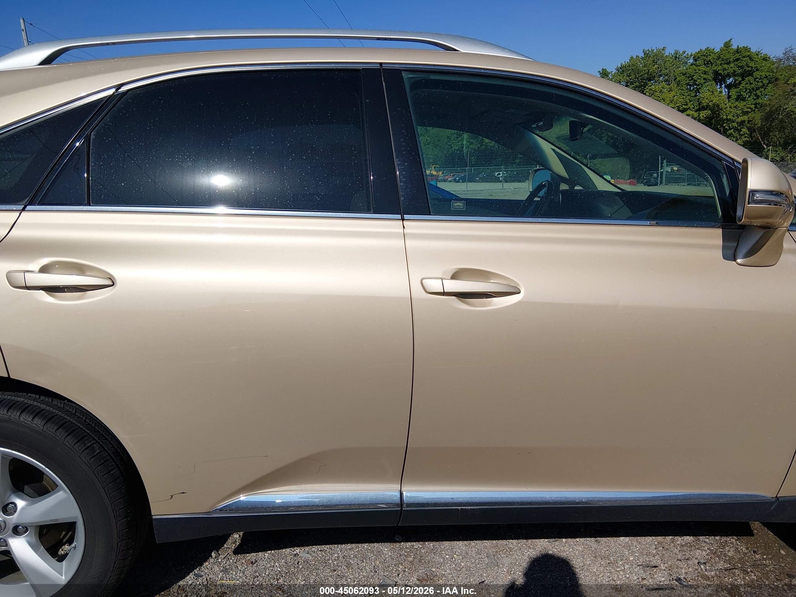 2010 Lexus Rx 350   Gold vin: 2T2BK1BA2AC008196