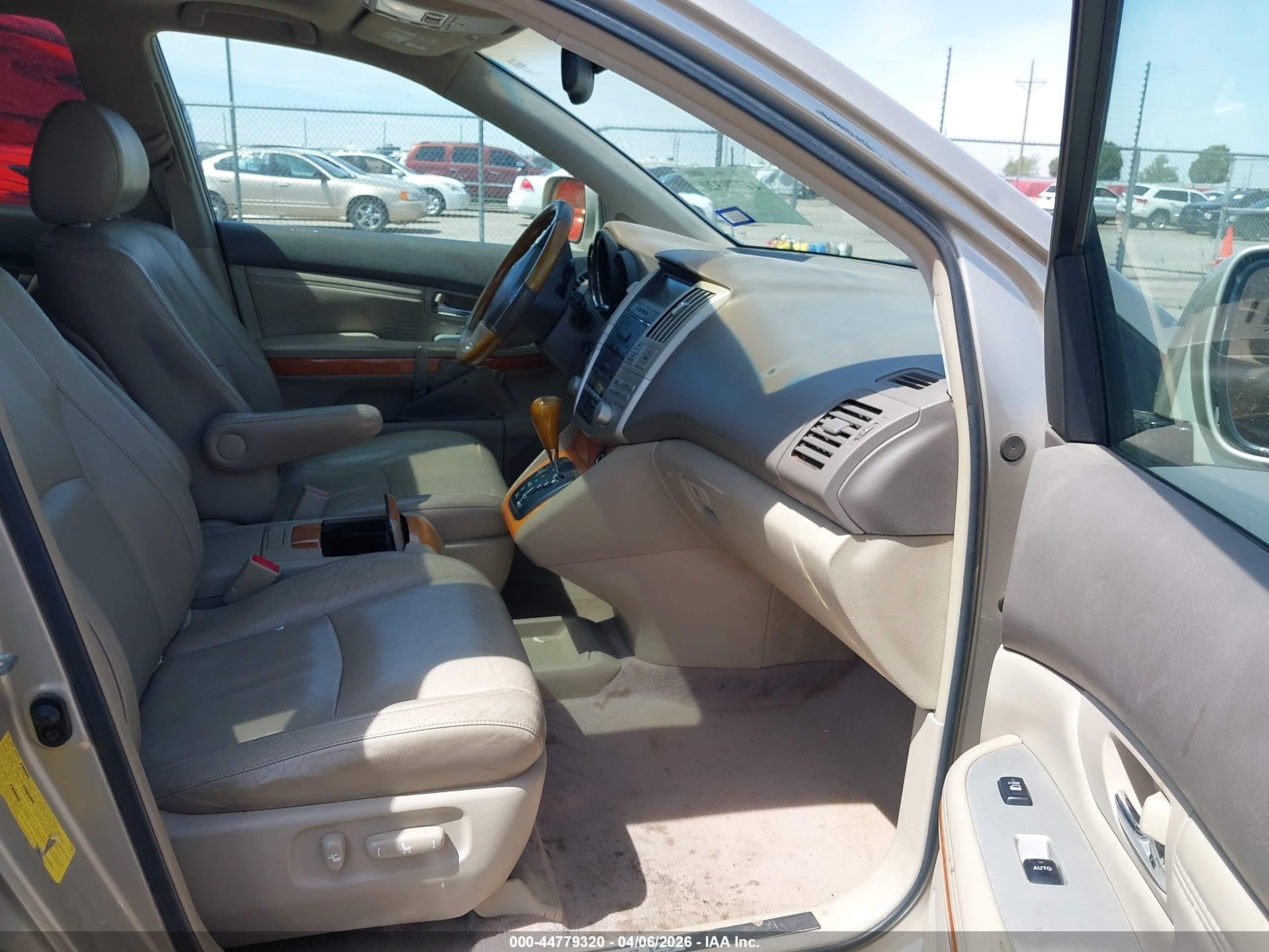 2005 Lexus Rx 330   Beige vin: 2T2GA31U75C026182